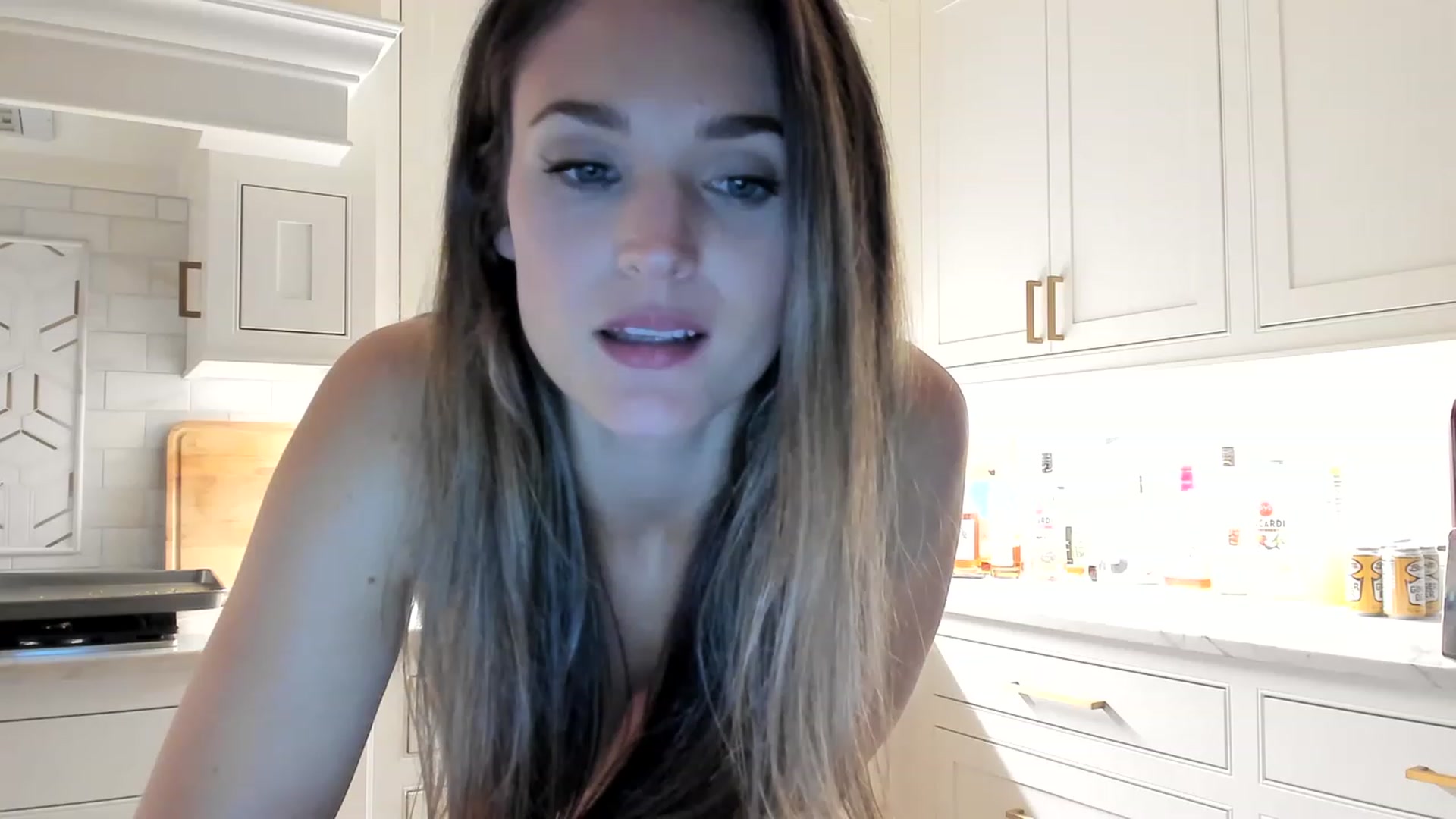 Gallery image thumbnail from Ember_Lynne's myfreecams stream on, 05/23/2023, 05:31 image 16 of 20
