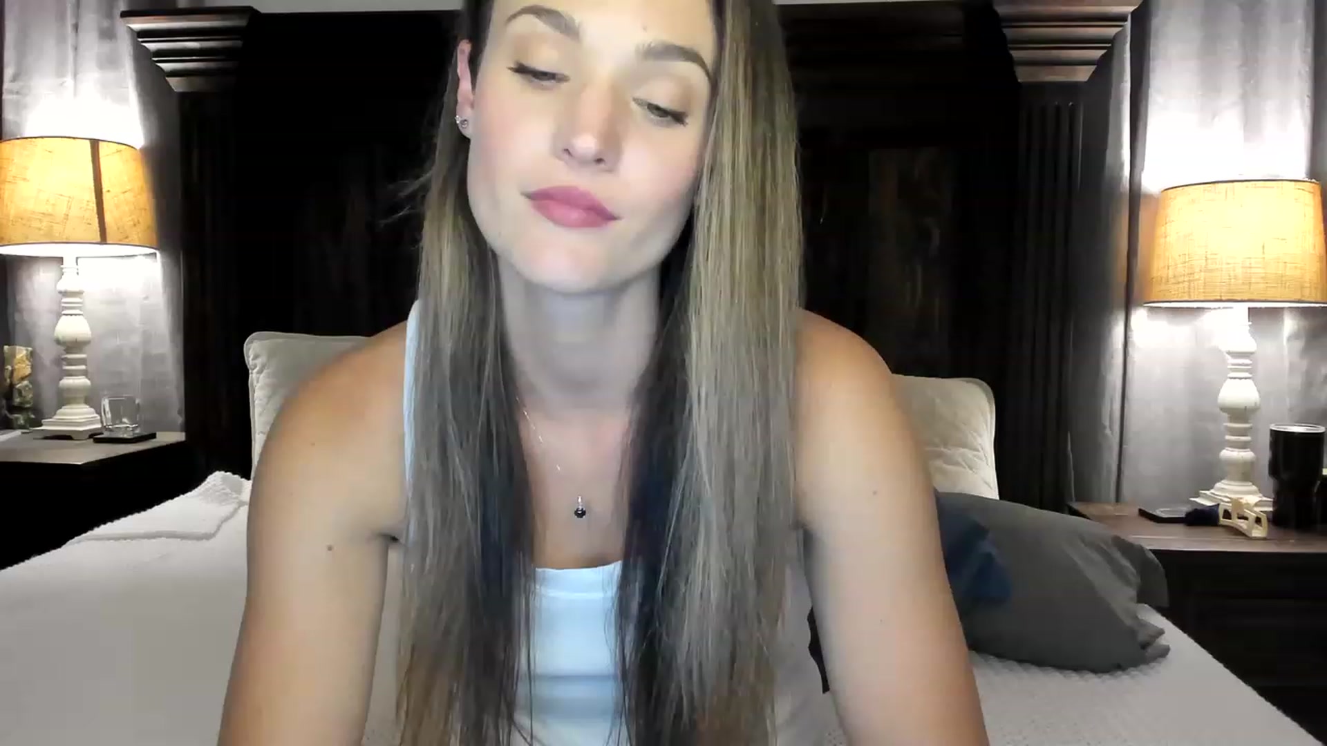 Gallery image thumbnail from Ember_Lynne's myfreecams stream on, 06/06/2023, 01:47 image 14 of 20