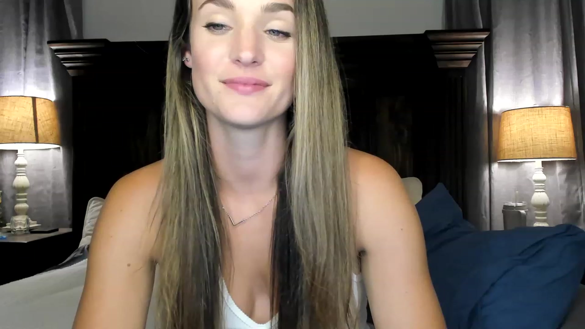Gallery image thumbnail from Ember_Lynne's myfreecams stream on, 06/14/2023, 04:03 image 10 of 20