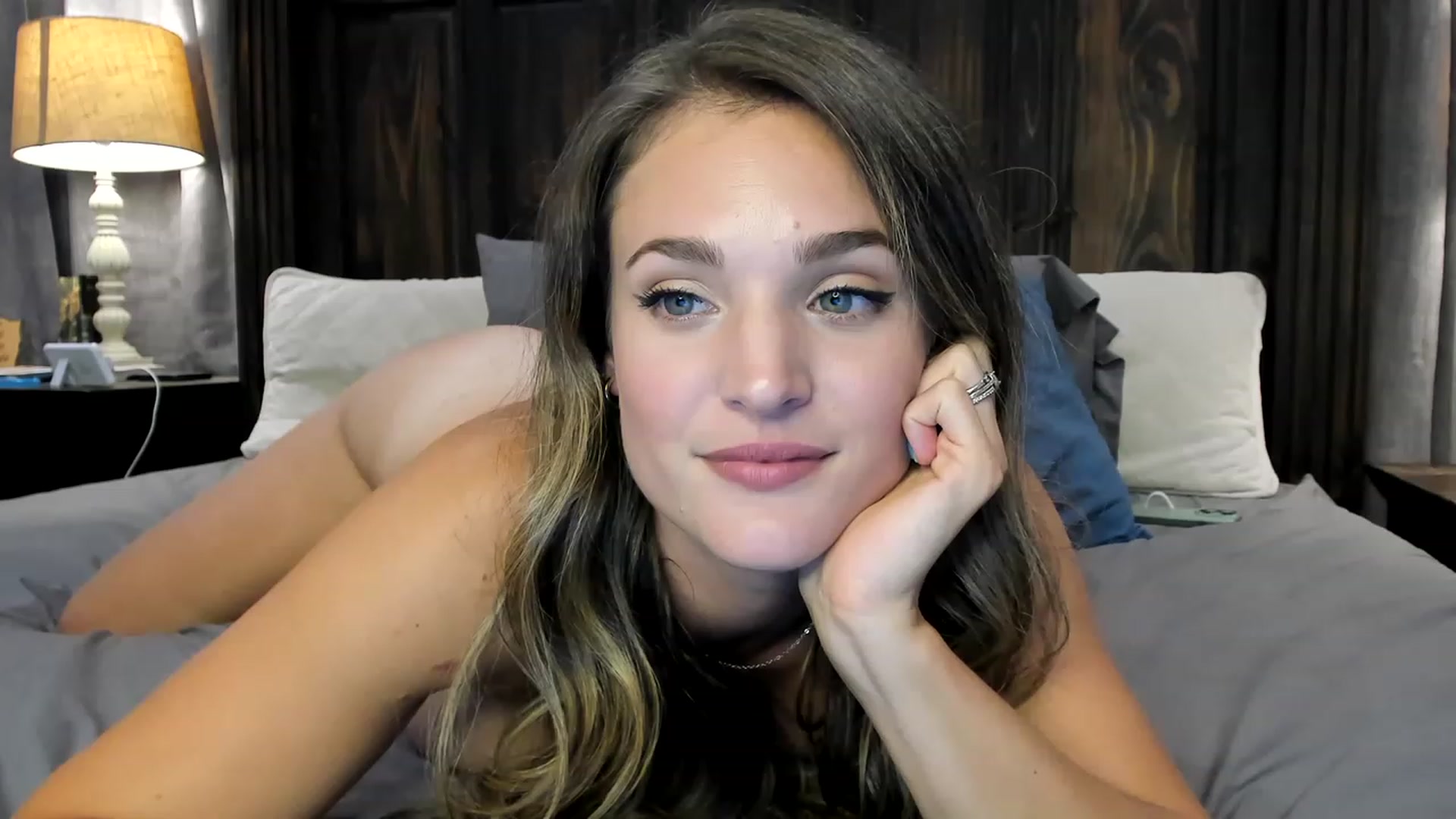 Gallery image thumbnail from Ember_Lynne's myfreecams stream on, 06/27/2023, 03:08 image 6 of 20