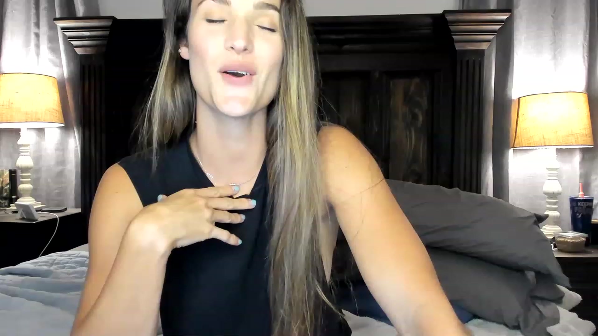 Gallery image thumbnail from Ember_Lynne's myfreecams stream on, 07/25/2023, 04:45 image 10 of 20