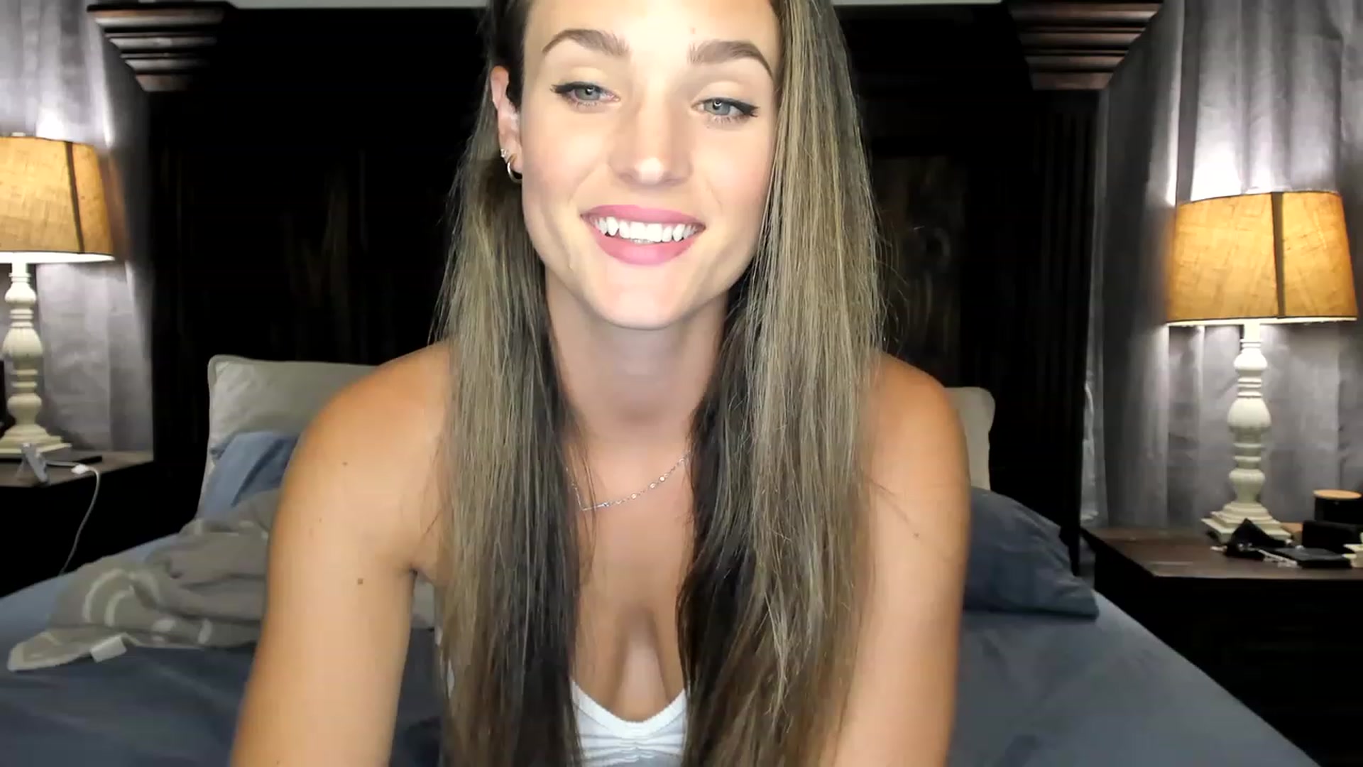 Gallery image thumbnail from Ember_Lynne's myfreecams stream on, 08/01/2023, 02:35 image 3 of 20