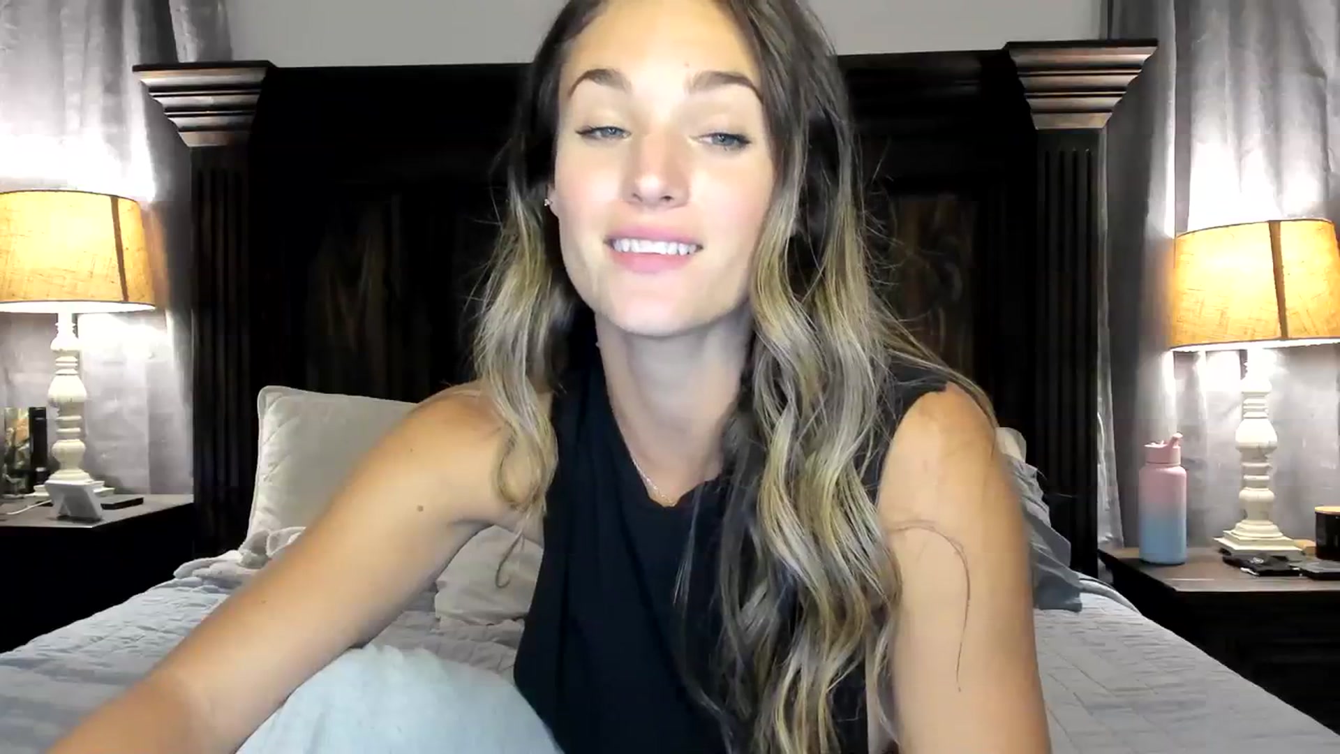 Gallery image thumbnail from Ember_Lynne's myfreecams stream on, 08/03/2023, 03:59 image 14 of 20