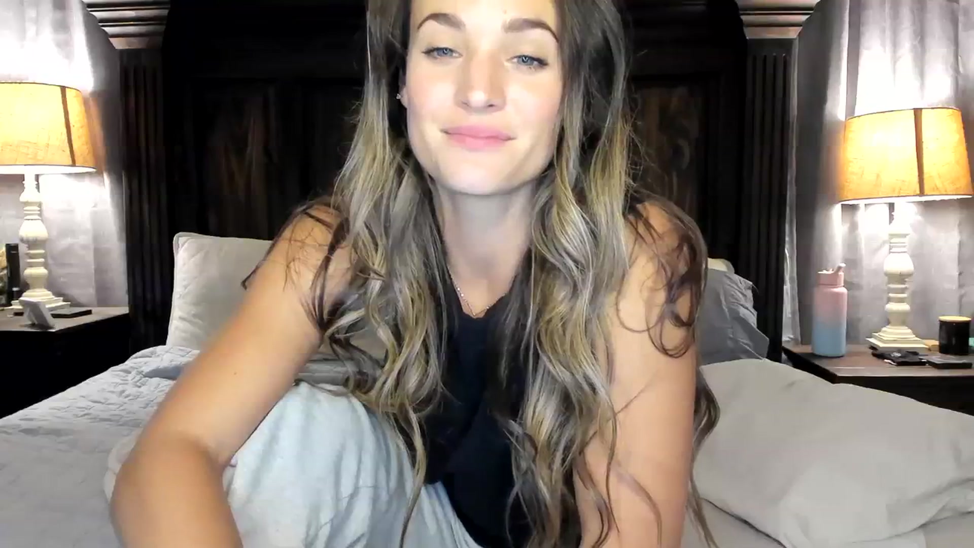 Gallery image thumbnail from Ember_Lynne's myfreecams stream on, 08/03/2023, 03:59 image 6 of 20