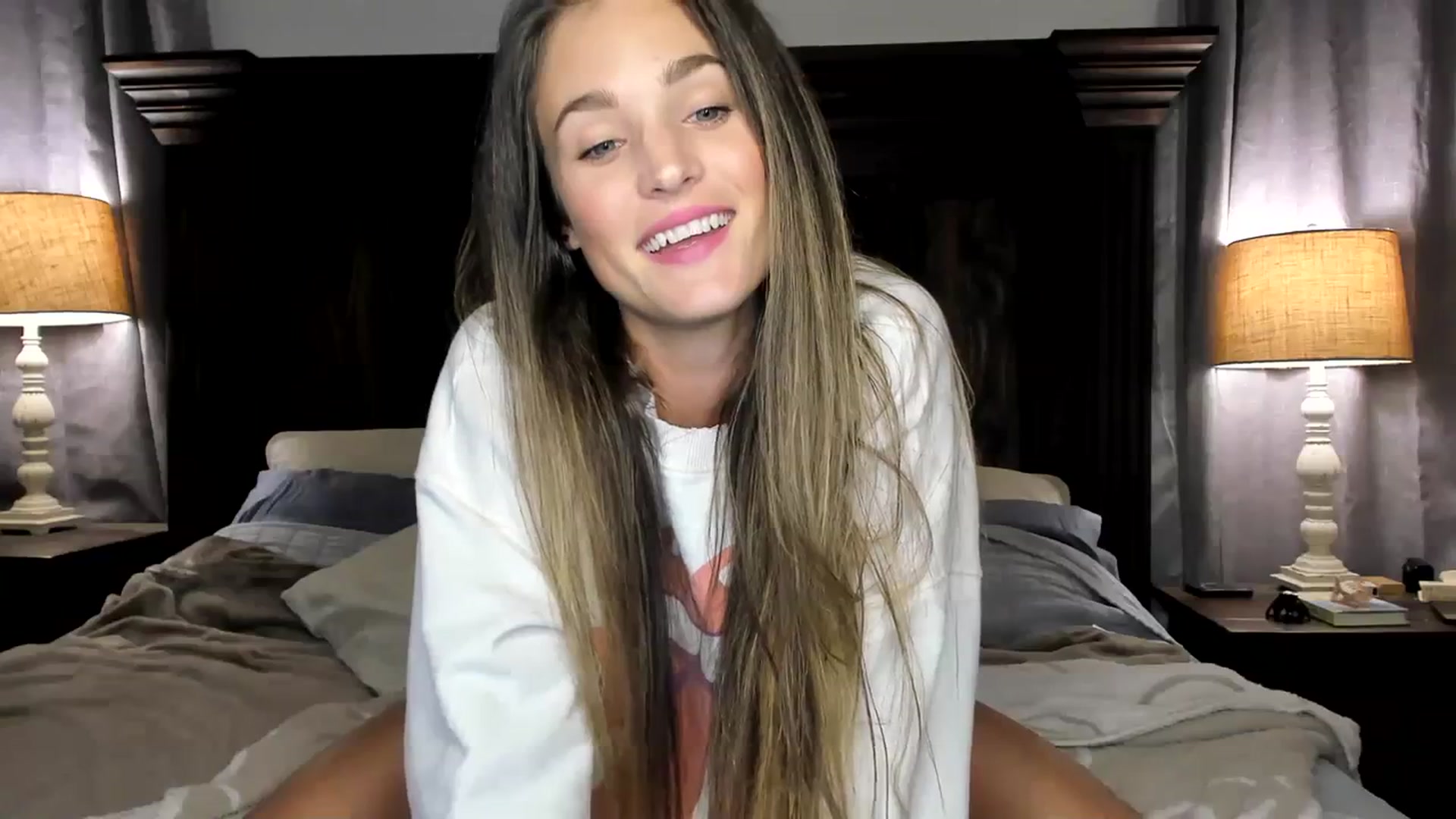 Gallery image thumbnail from Ember_Lynne's myfreecams stream on, 09/23/2023, 01:52 image 7 of 20