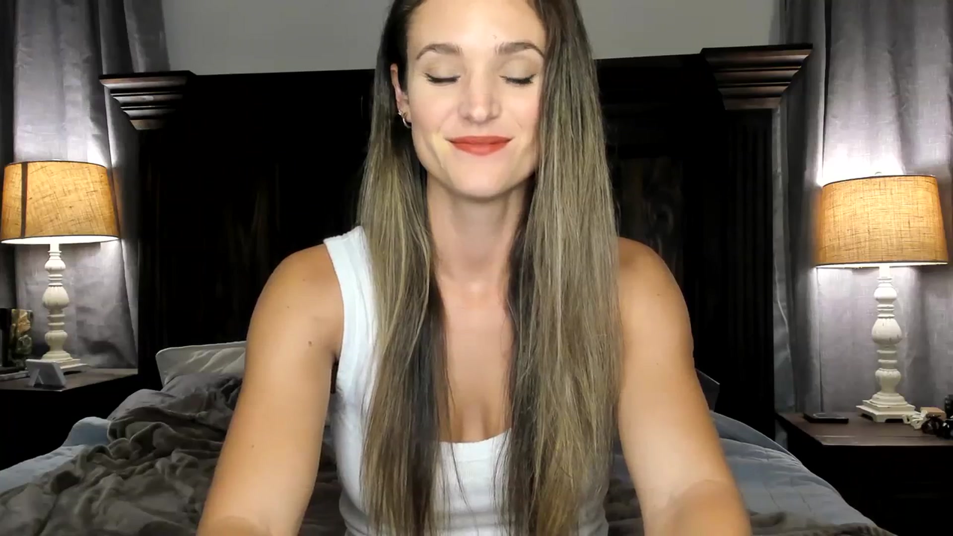 Gallery image thumbnail from Ember_Lynne's myfreecams stream on, 10/12/2023, 01:55 image 5 of 20