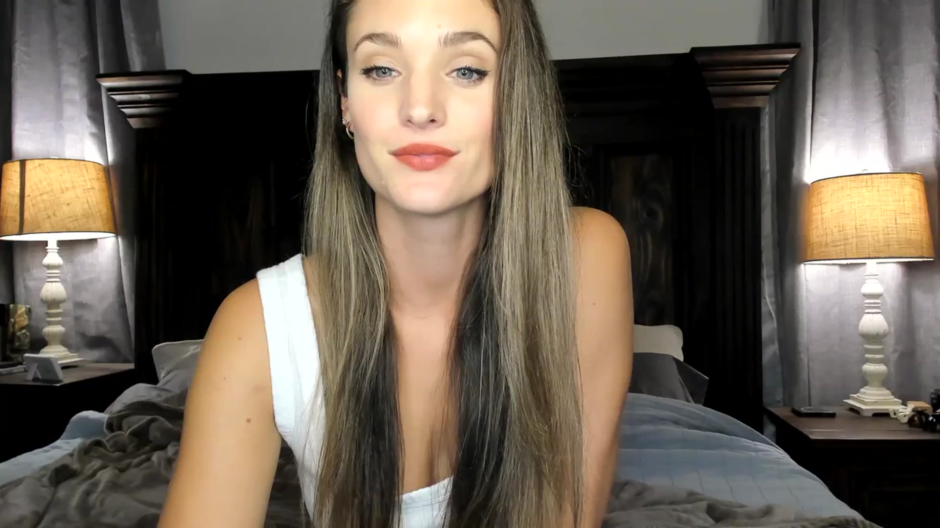 Gallery image thumbnail from Ember_Lynne's myfreecams stream on, 10/12/2023, 01:55 image 19 of 20