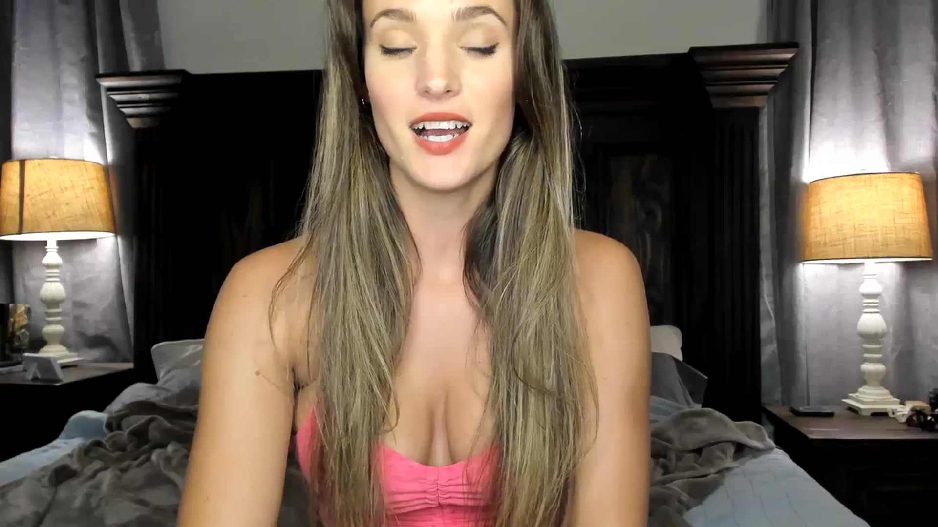 Gallery image thumbnail from Ember_Lynne's myfreecams stream on, 10/12/2023, 02:45 image 7 of 20