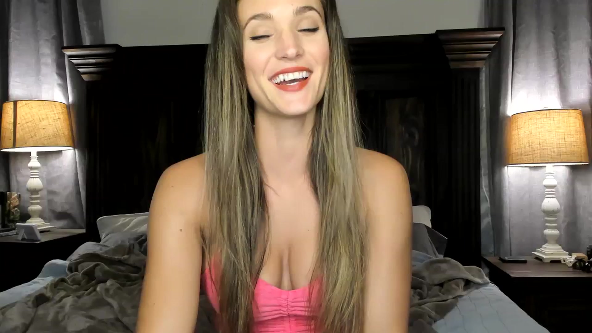 Gallery image thumbnail from Ember_Lynne's myfreecams stream on, 10/12/2023, 02:45 image 9 of 20
