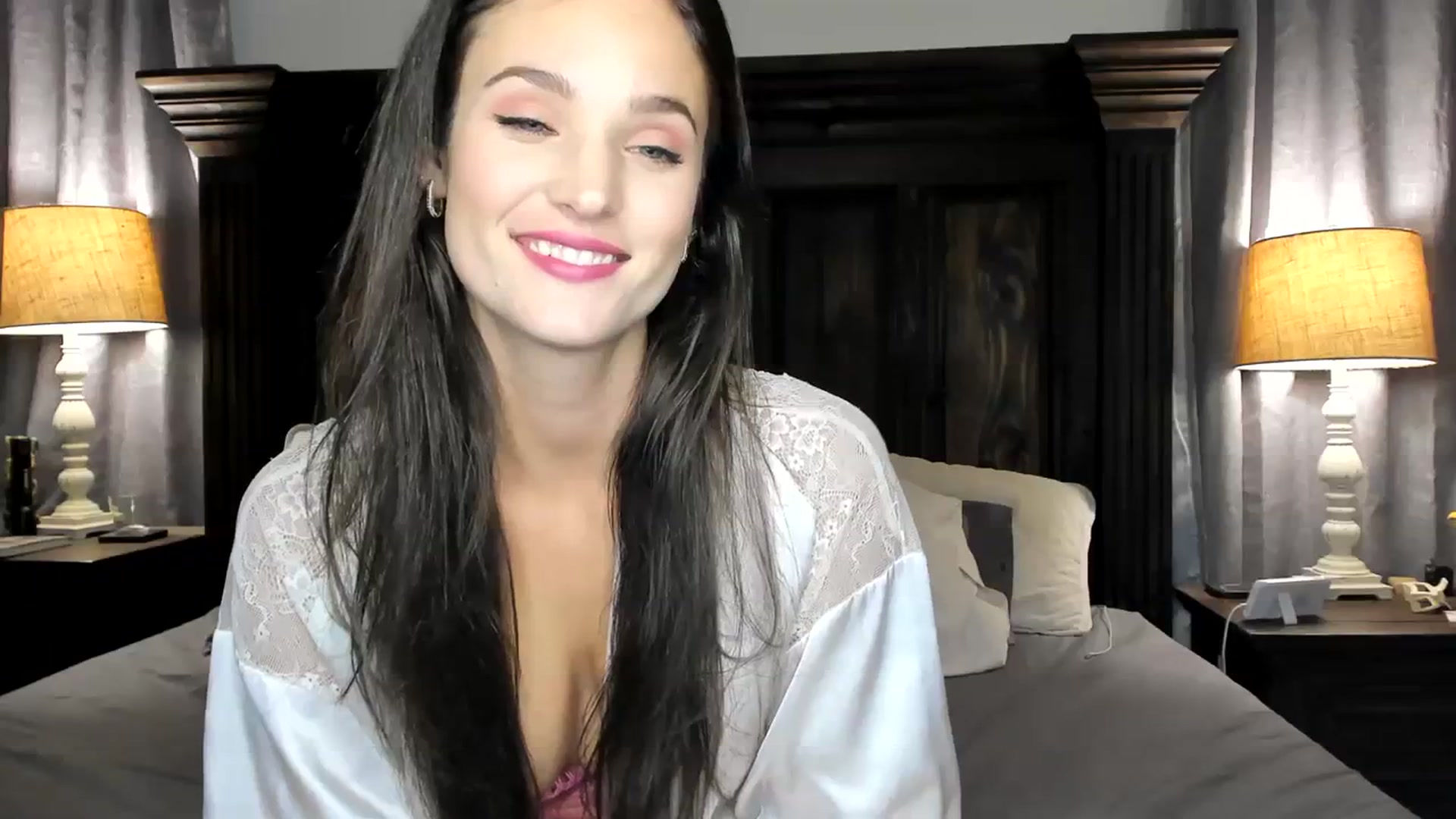 Gallery image thumbnail from Ember_Lynne's myfreecams stream on, 11/15/2023, 04:21 image 4 of 20