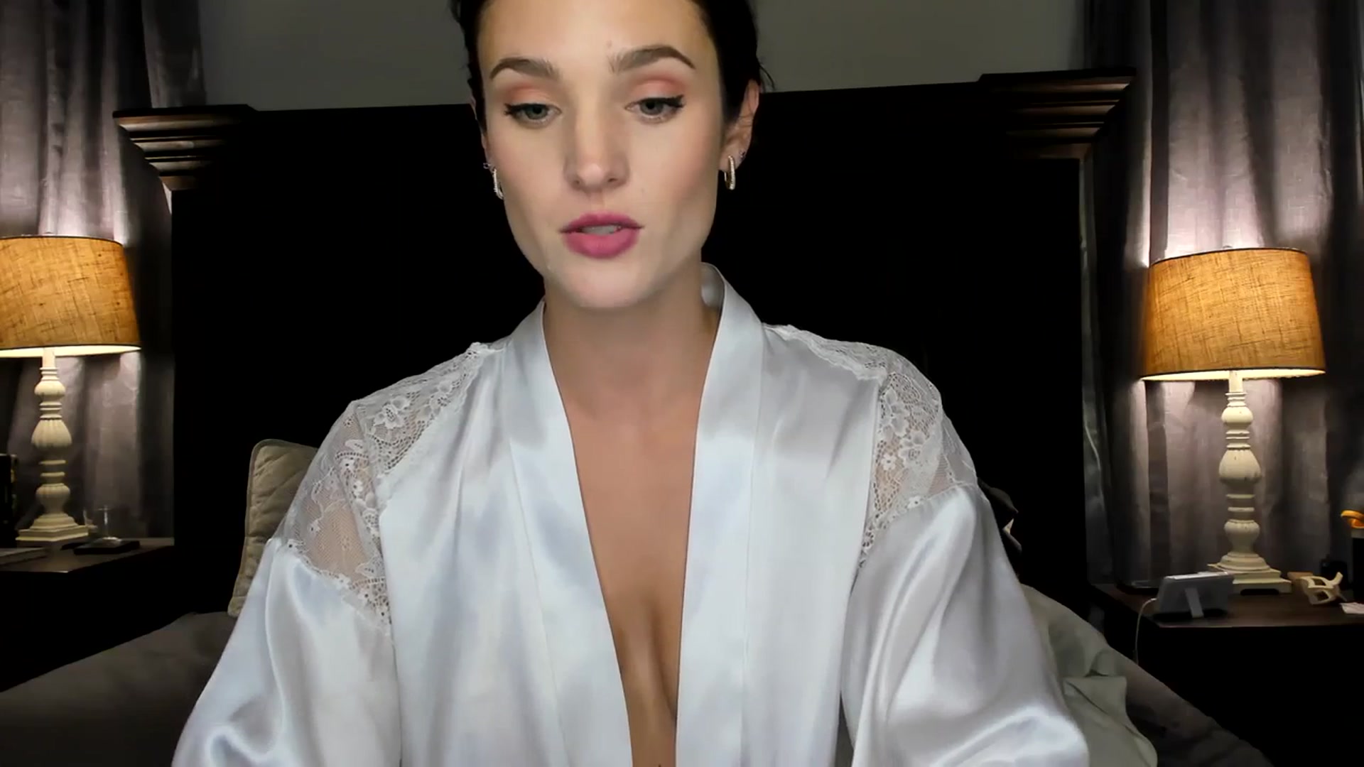Gallery image thumbnail from Ember_Lynne's myfreecams stream on, 11/15/2023, 04:47 image 15 of 20