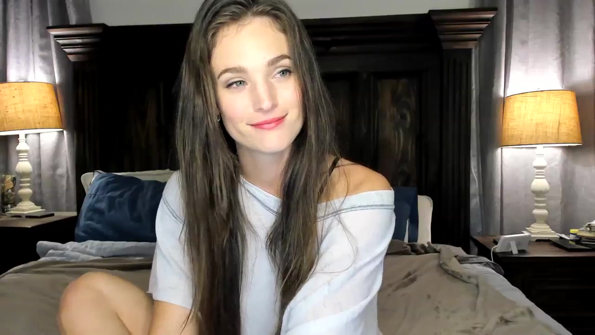 Gallery image thumbnail from Ember_Lynne's myfreecams stream on, 04/12/2024, 02:36 image 6 of 20