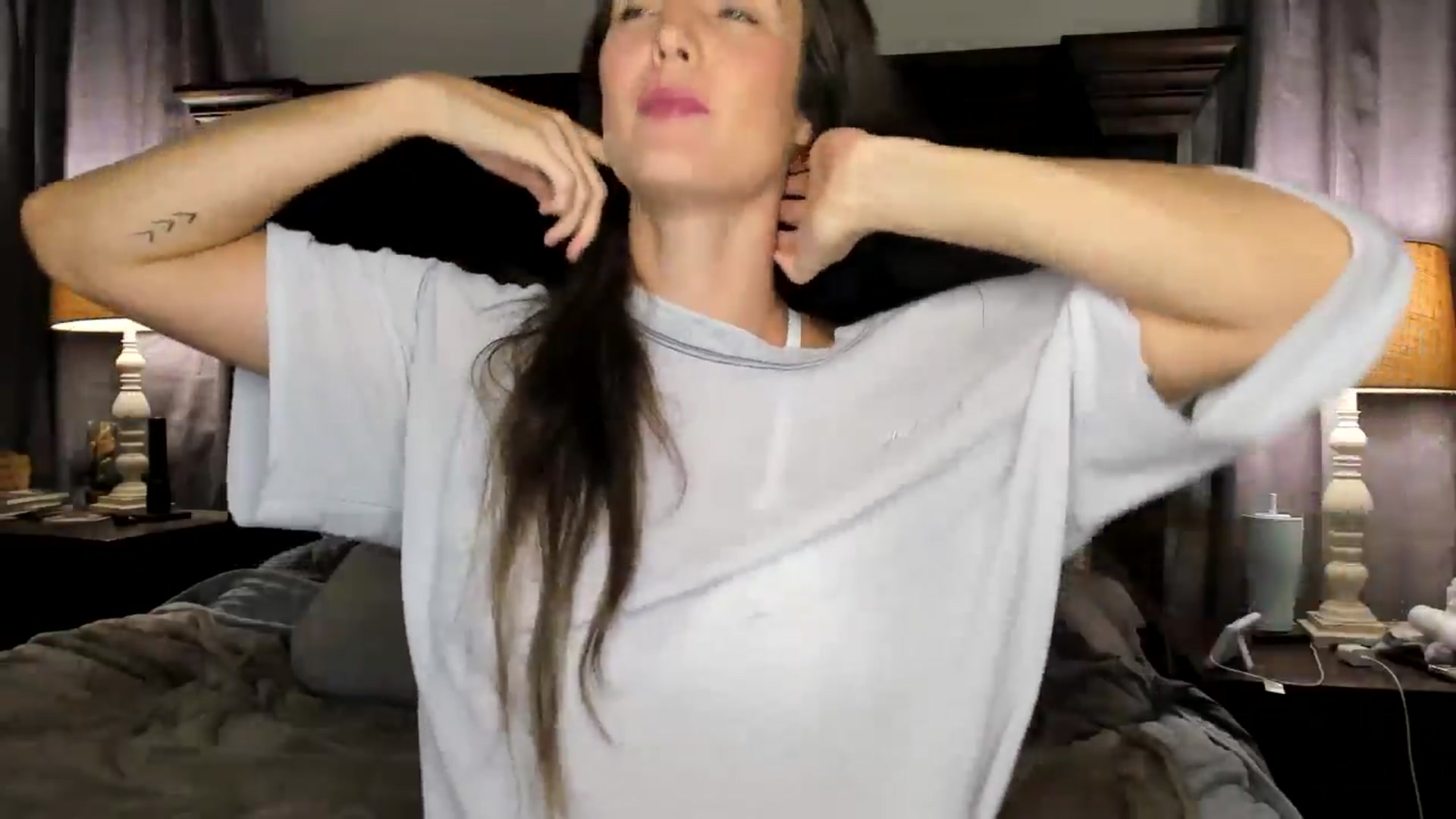 Gallery image thumbnail from Ember_Lynne's myfreecams stream on, 10/29/2024, 03:07 image 2 of 20