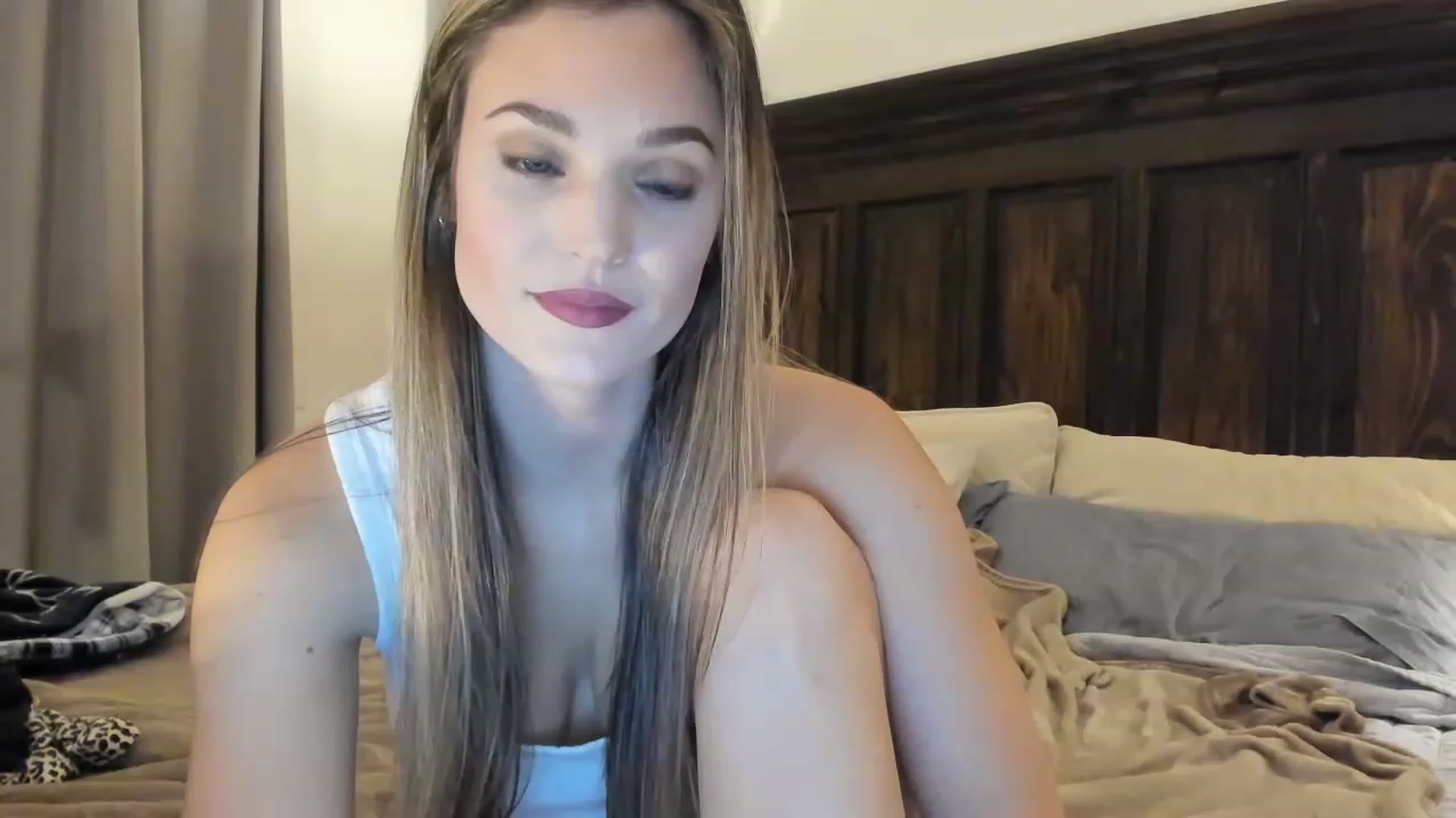 Gallery image thumbnail from Ember__Lynne's myfreecams stream on, 11/15/2022, 03:53 image 20 of 20