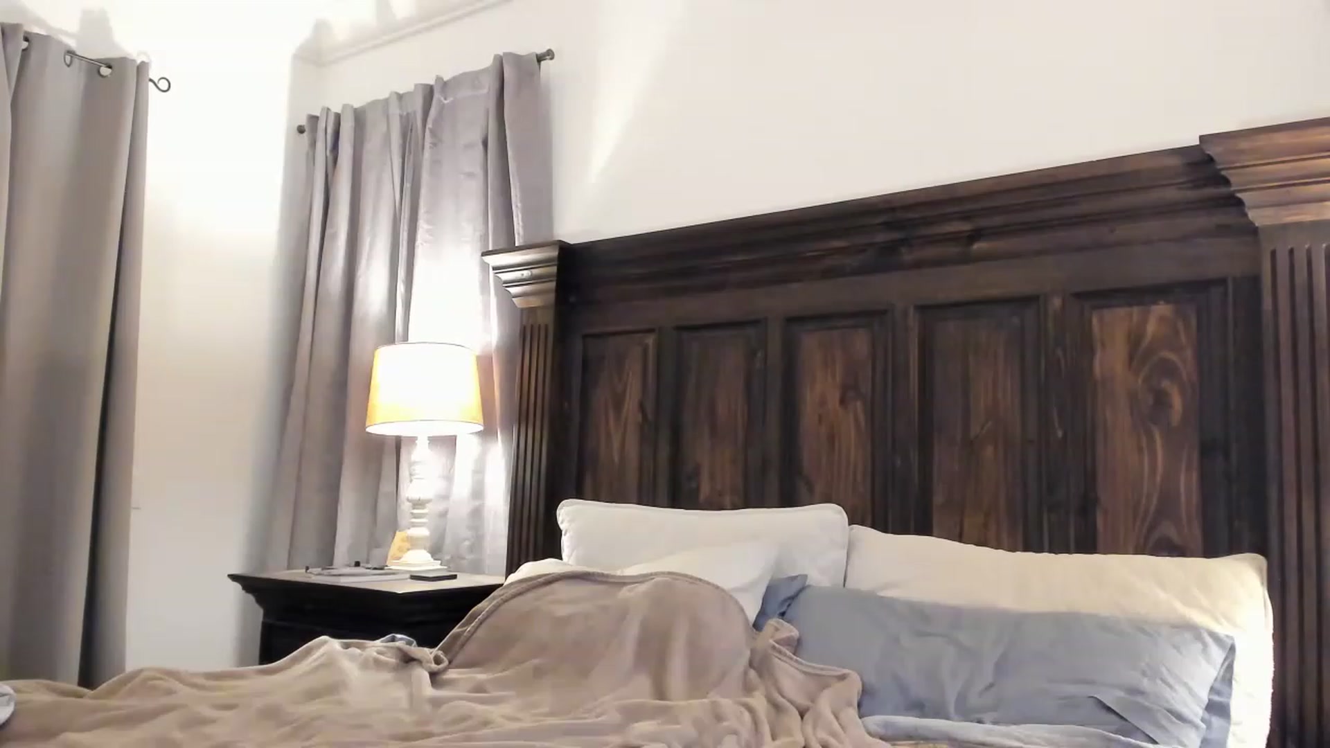 Gallery image thumbnail from Ember__Lynne's myfreecams stream on, 11/15/2022, 03:53 image 14 of 20