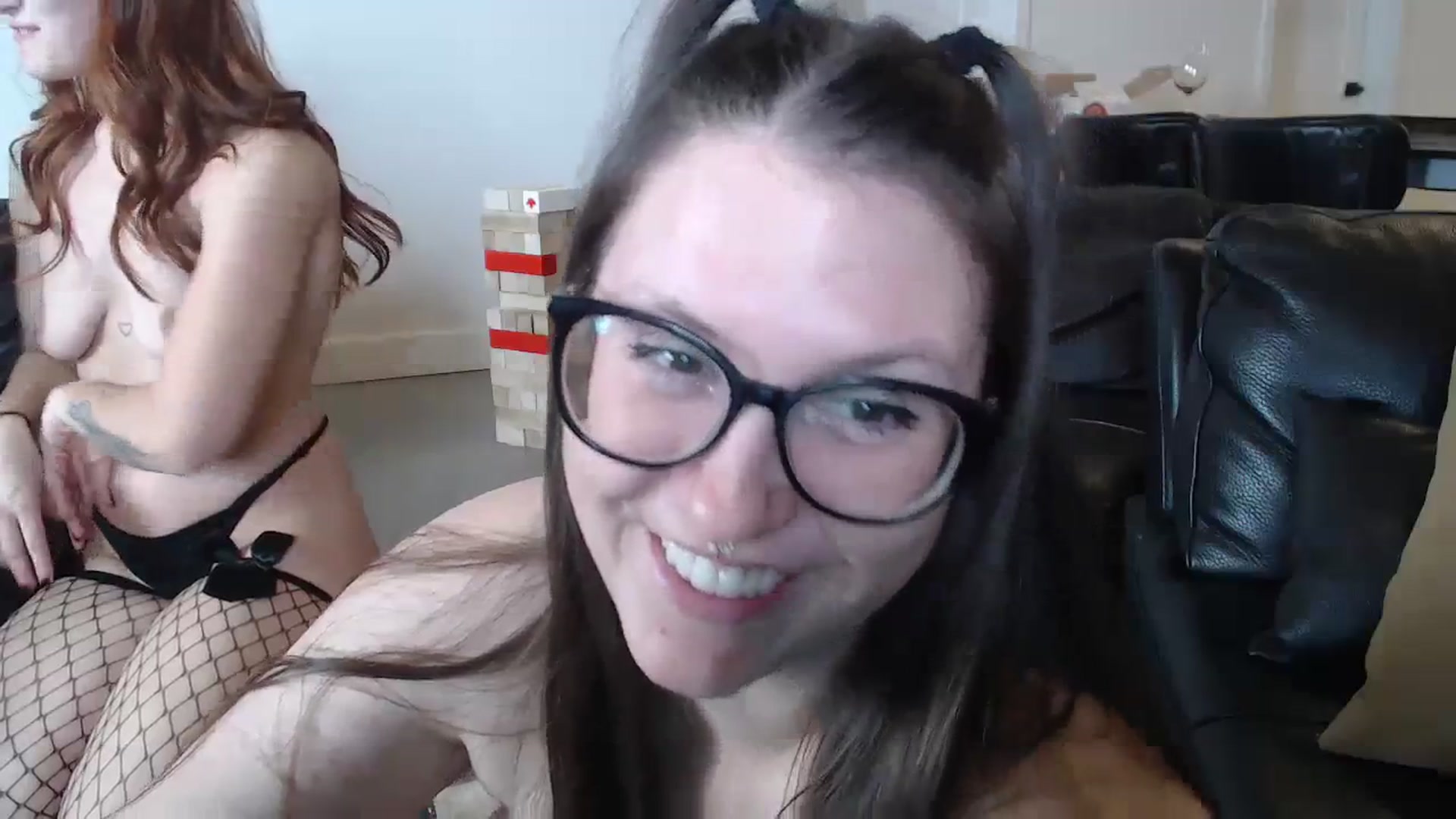 Gallery image thumbnail from Emburrxo's myfreecams stream on, 01/13/2024, 04:15 image 3 of 20