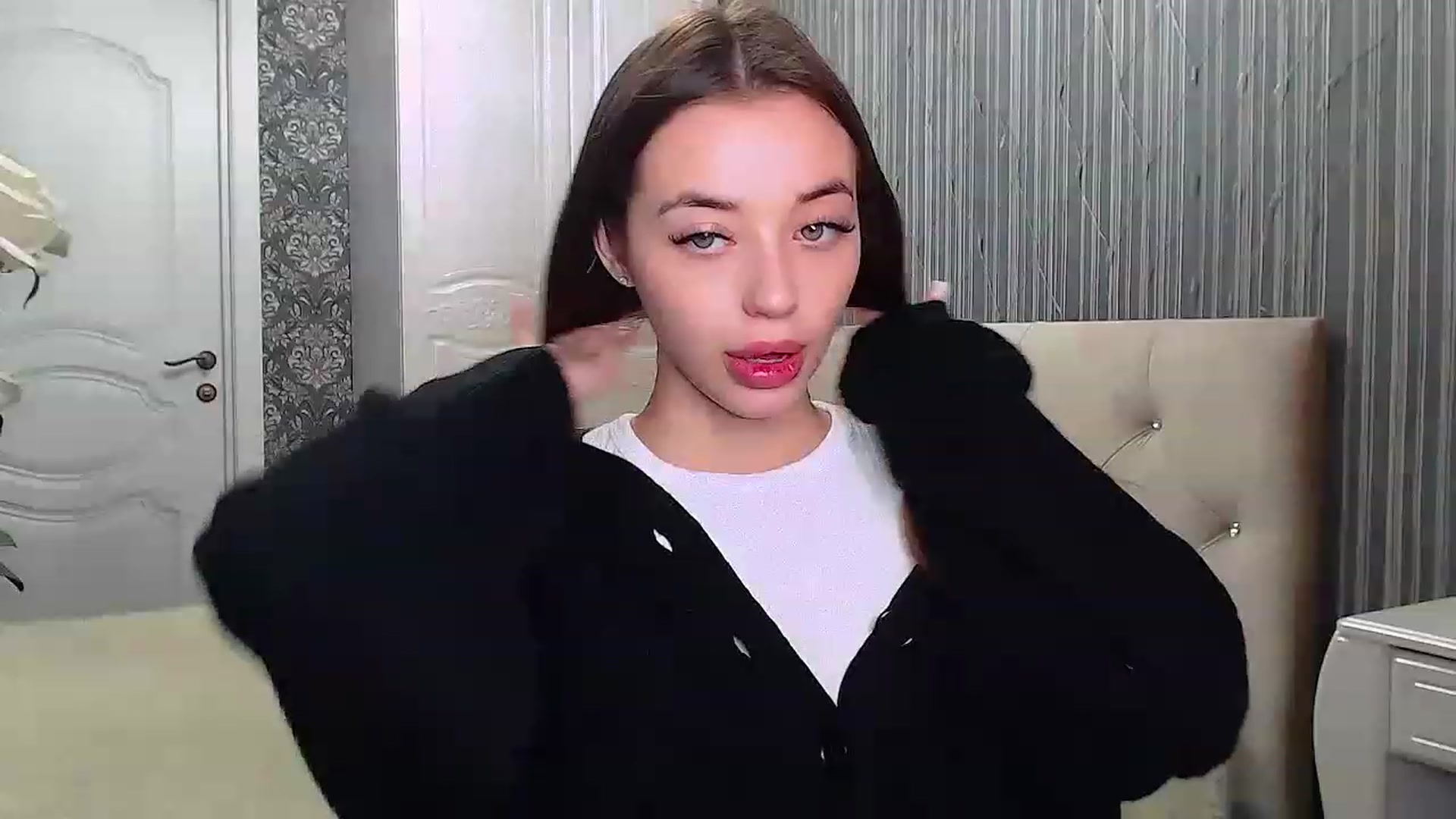 Gallery image thumbnail from EmeraldLilyyy's myfreecams stream on, 12/04/2022, 10:22 image 11 of 20