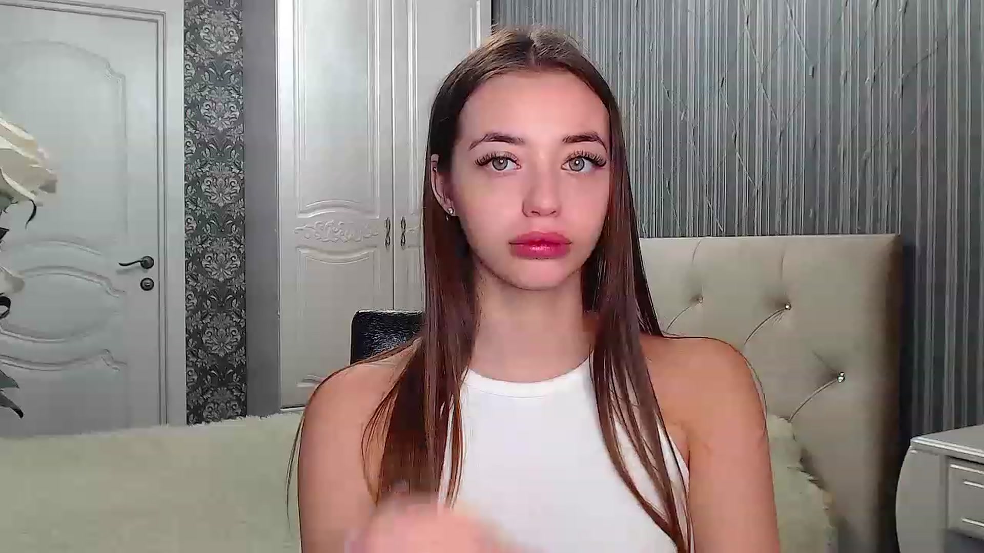 Gallery image thumbnail from EmeraldLilyyy's myfreecams stream on, 12/04/2022, 10:22 image 15 of 20