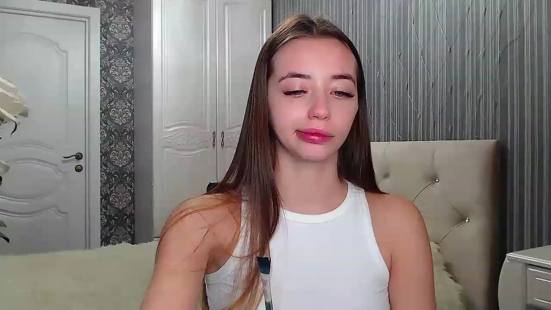 Gallery image thumbnail from EmeraldLilyyy's myfreecams stream on, 12/04/2022, 12:42 image 5 of 20