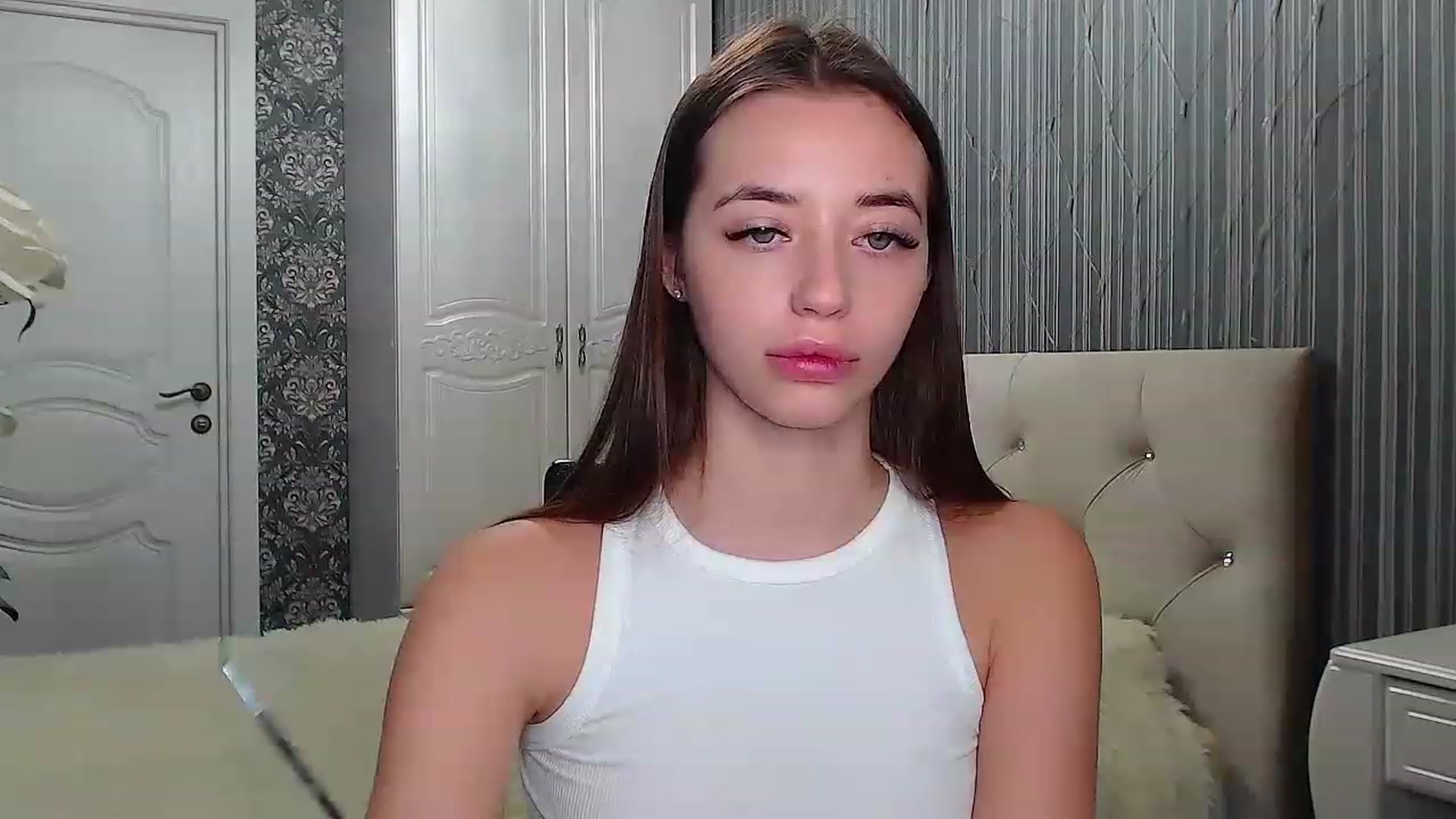 Gallery image thumbnail from EmeraldLilyyy's myfreecams stream on, 12/04/2022, 12:42 image 14 of 20