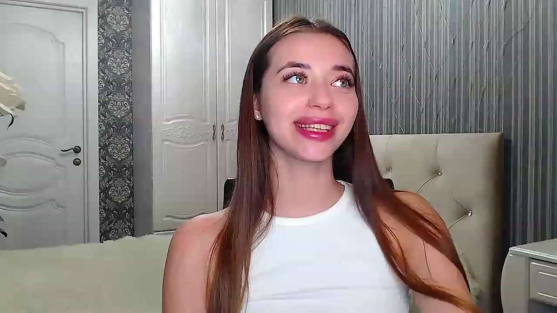 Gallery image thumbnail from EmeraldLilyyy's myfreecams stream on, 12/04/2022, 13:22 image 9 of 20