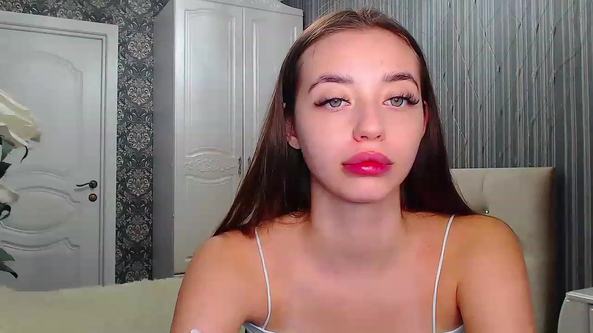 Gallery image thumbnail from EmeraldLilyyy's myfreecams stream on, 12/05/2022, 15:01 image 19 of 20