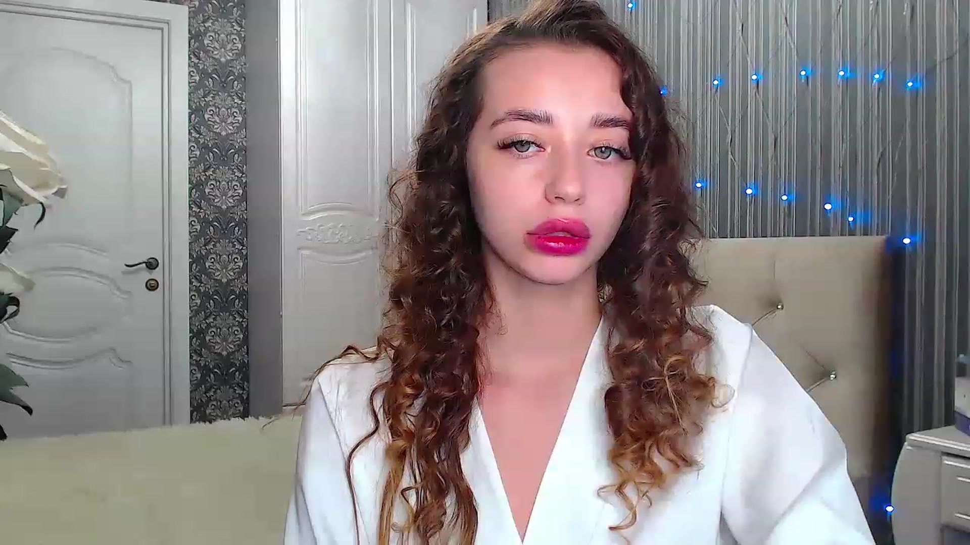 Gallery image thumbnail from EmeraldLilyyy's myfreecams stream on, 12/07/2022, 10:45 image 16 of 20