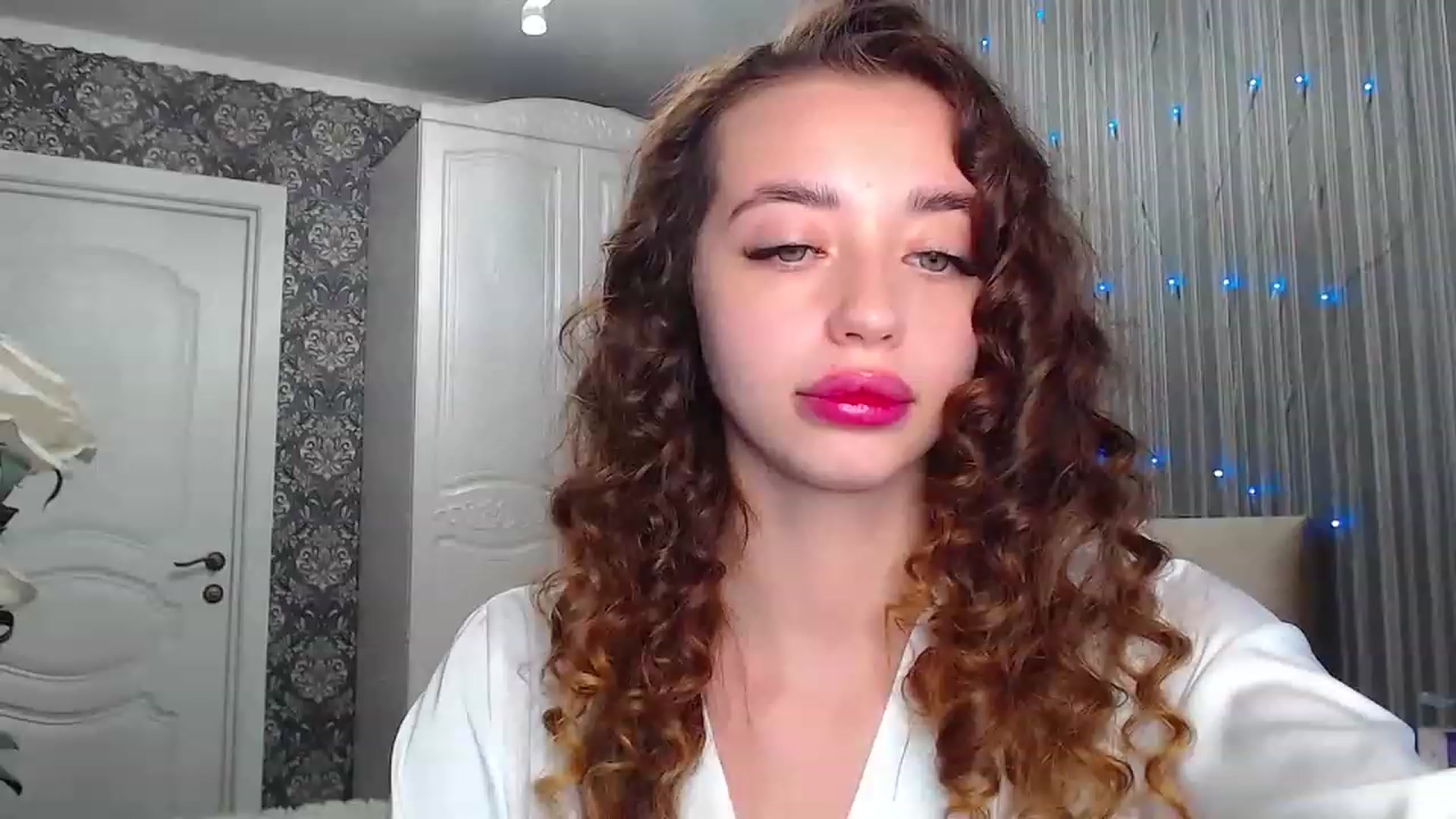 Gallery image thumbnail from EmeraldLilyyy's myfreecams stream on, 12/07/2022, 10:45 image 11 of 20
