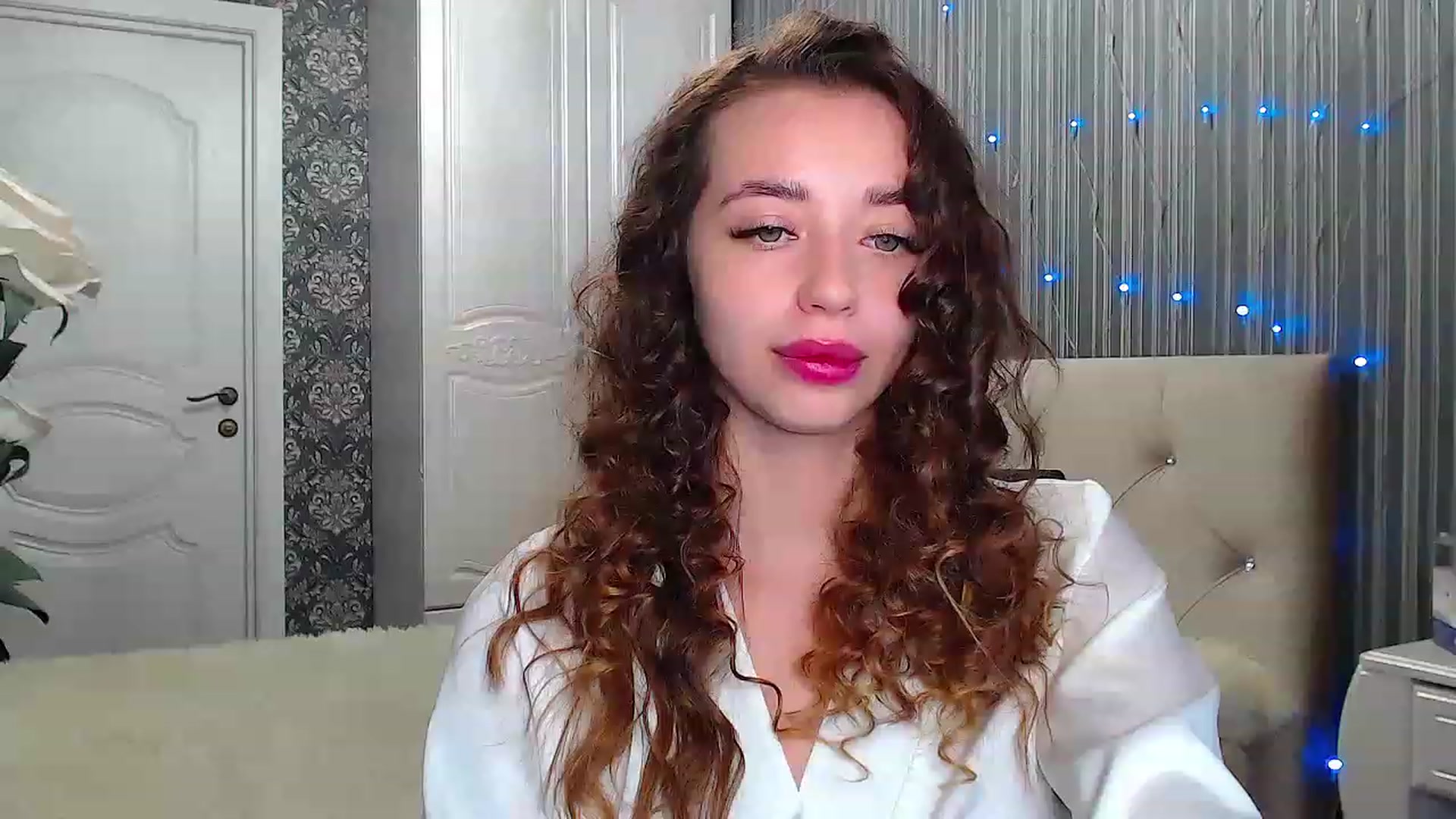 Gallery image thumbnail from EmeraldLilyyy's myfreecams stream on, 12/07/2022, 10:45 image 18 of 20