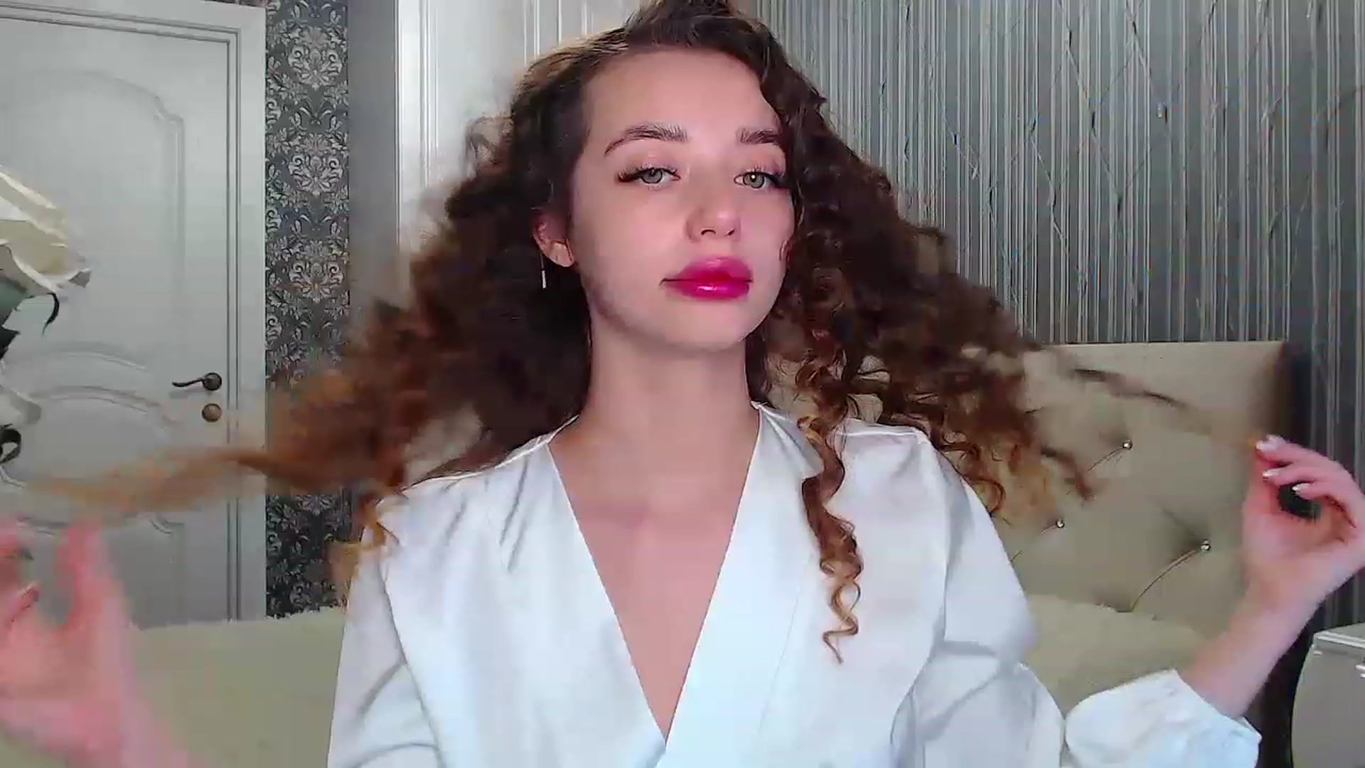 Gallery image thumbnail from EmeraldLilyyy's myfreecams stream on, 12/07/2022, 10:45 image 4 of 20