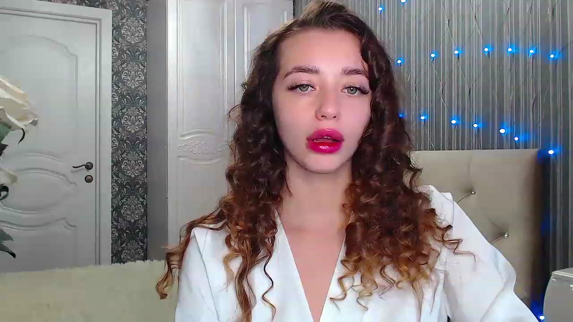 Gallery image thumbnail from EmeraldLilyyy's myfreecams stream on, 12/07/2022, 10:45 image 6 of 20