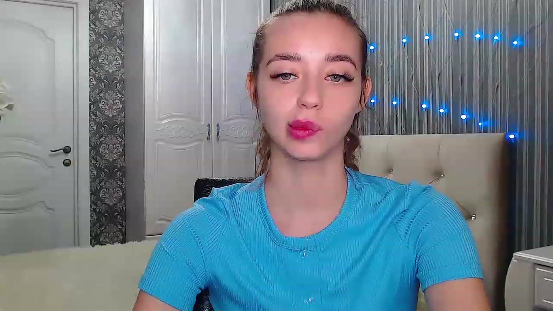 Gallery image thumbnail from EmeraldLilyyy's myfreecams stream on, 12/07/2022, 13:59 image 17 of 20