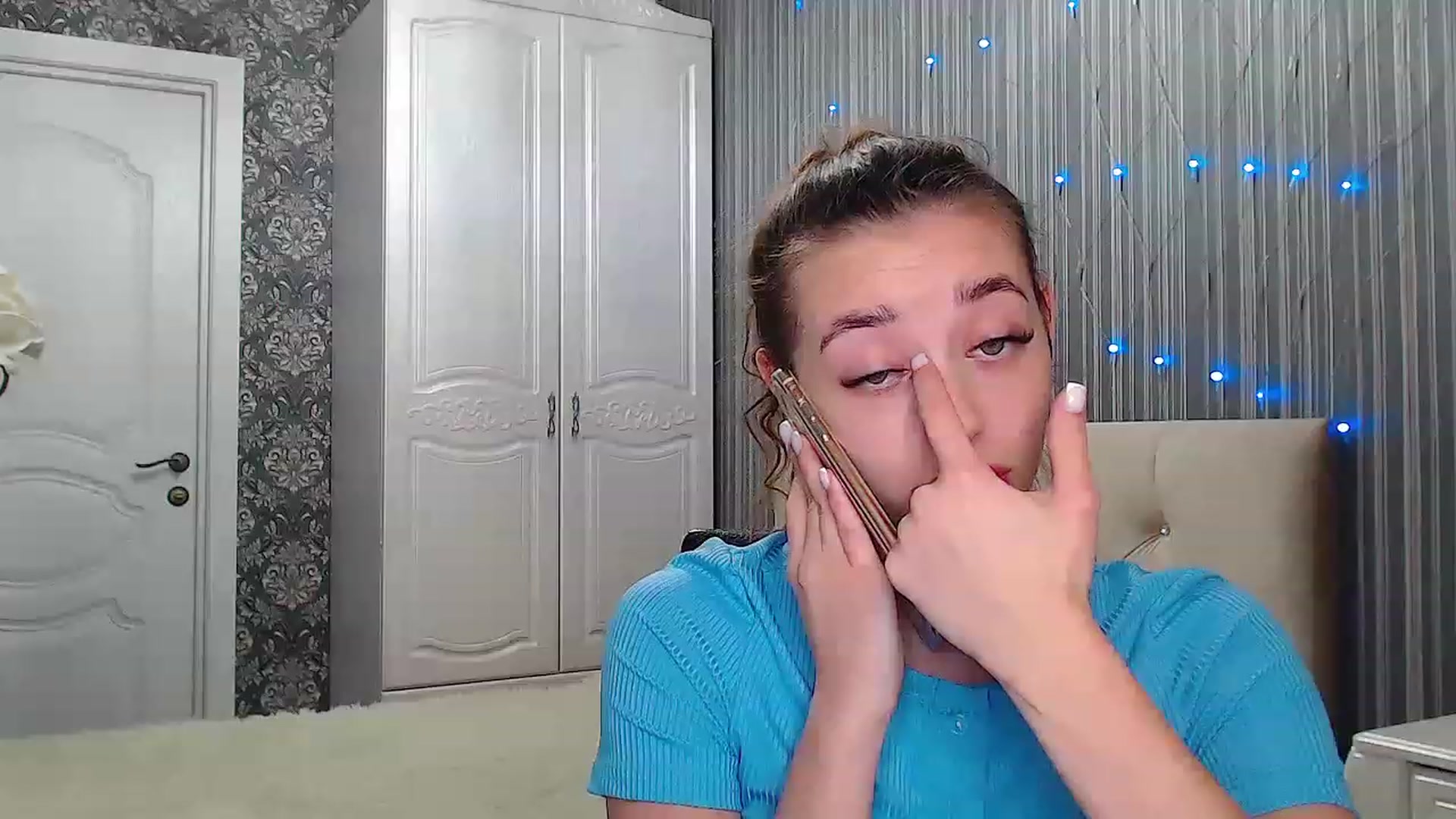 Gallery image thumbnail from EmeraldLilyyy's myfreecams stream on, 12/07/2022, 13:59 image 10 of 20