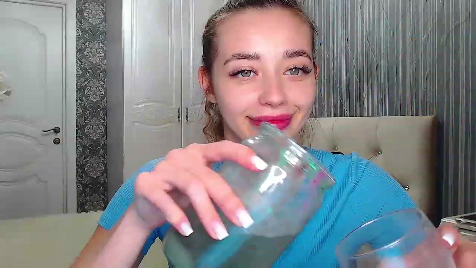 Gallery image thumbnail from EmeraldLilyyy's myfreecams stream on, 12/07/2022, 13:59 image 4 of 20