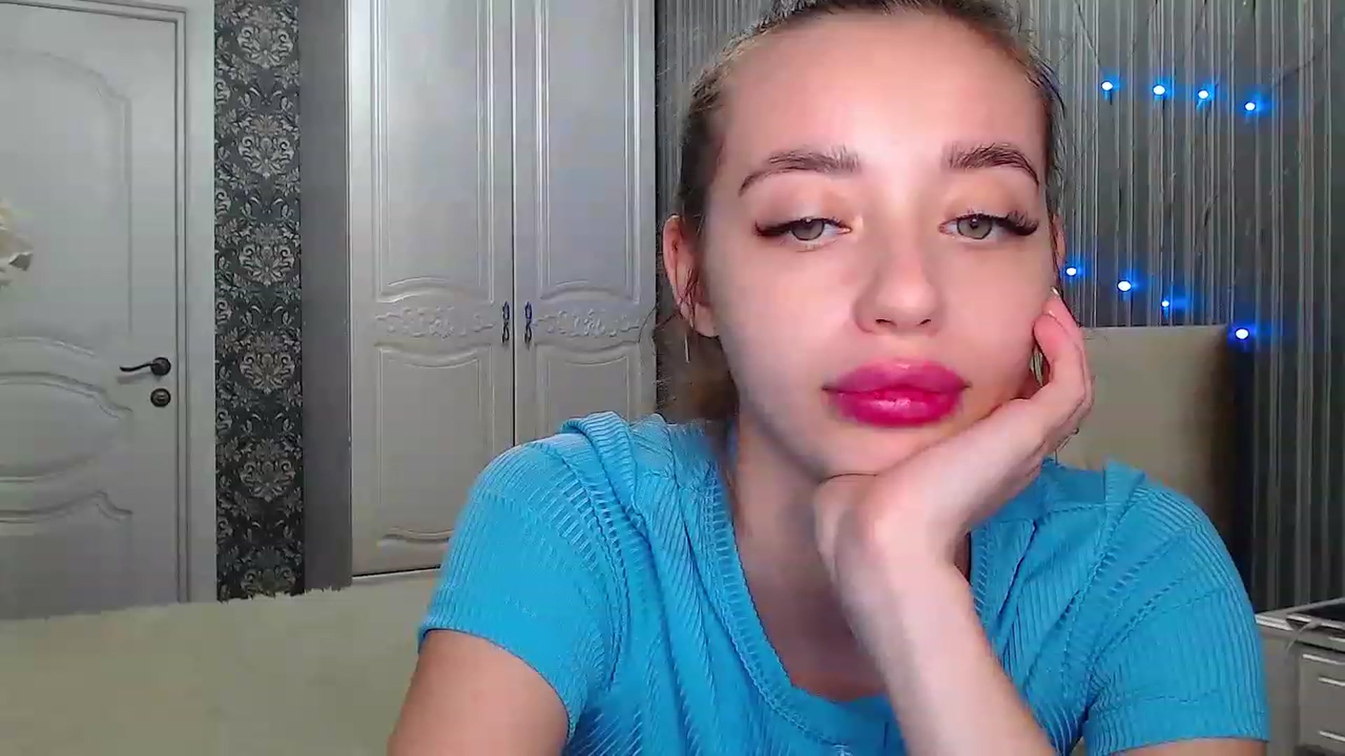 Gallery image thumbnail from EmeraldLilyyy's myfreecams stream on, 12/07/2022, 13:59 image 7 of 20