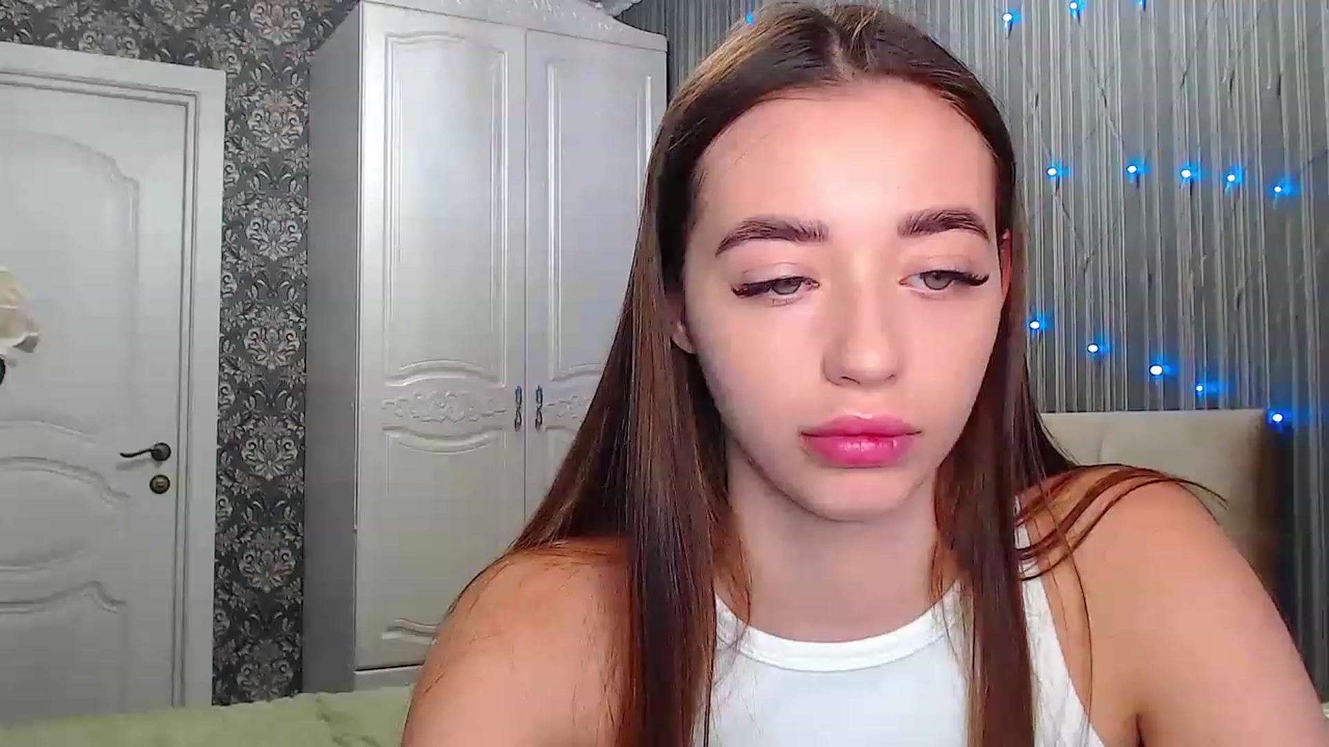 Gallery image thumbnail from EmeraldLilyyy's myfreecams stream on, 12/10/2022, 09:50 image 15 of 20
