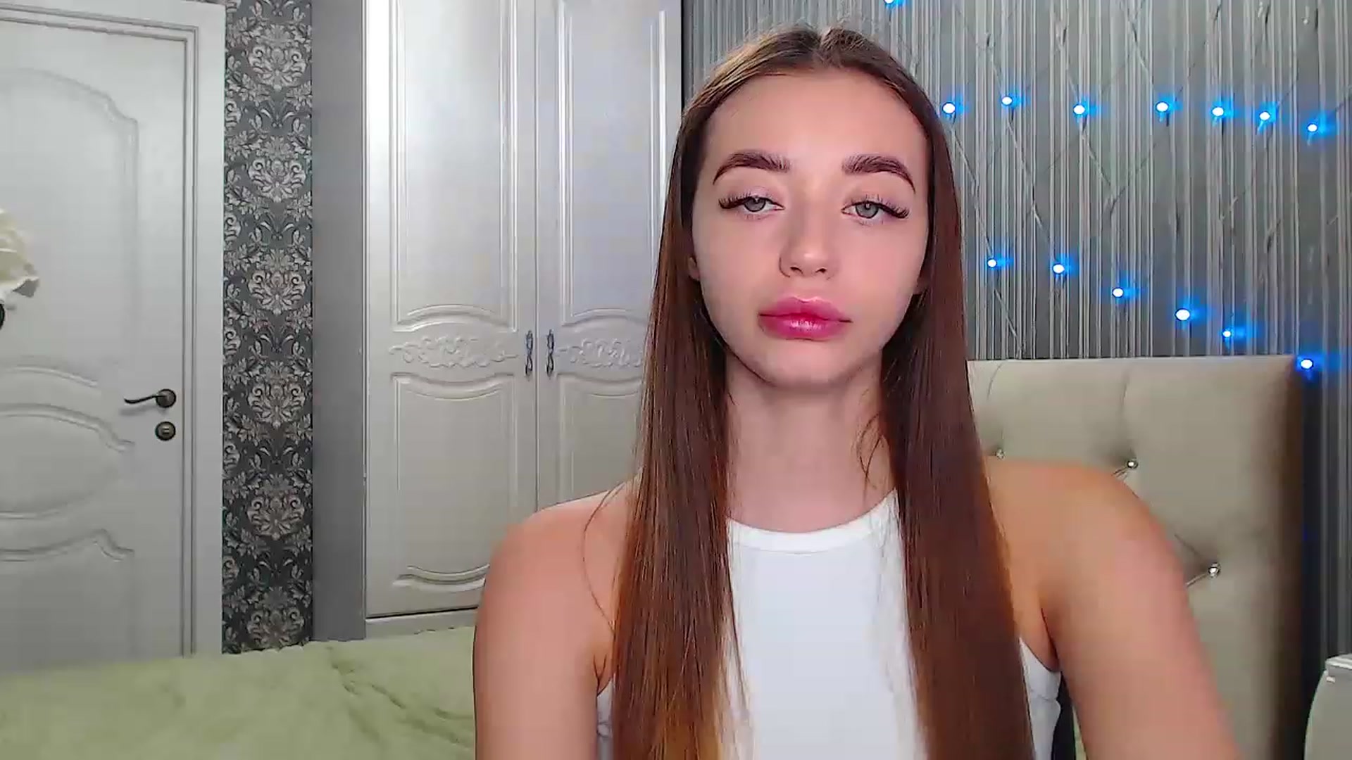 Gallery image thumbnail from EmeraldLilyyy's myfreecams stream on, 12/10/2022, 09:50 image 6 of 20
