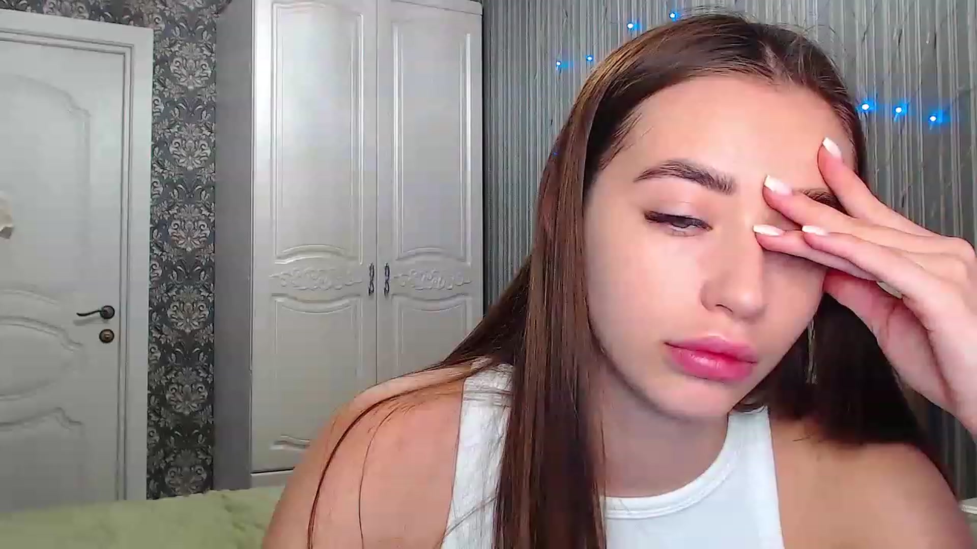 Gallery image thumbnail from EmeraldLilyyy's myfreecams stream on, 12/10/2022, 09:50 image 19 of 20