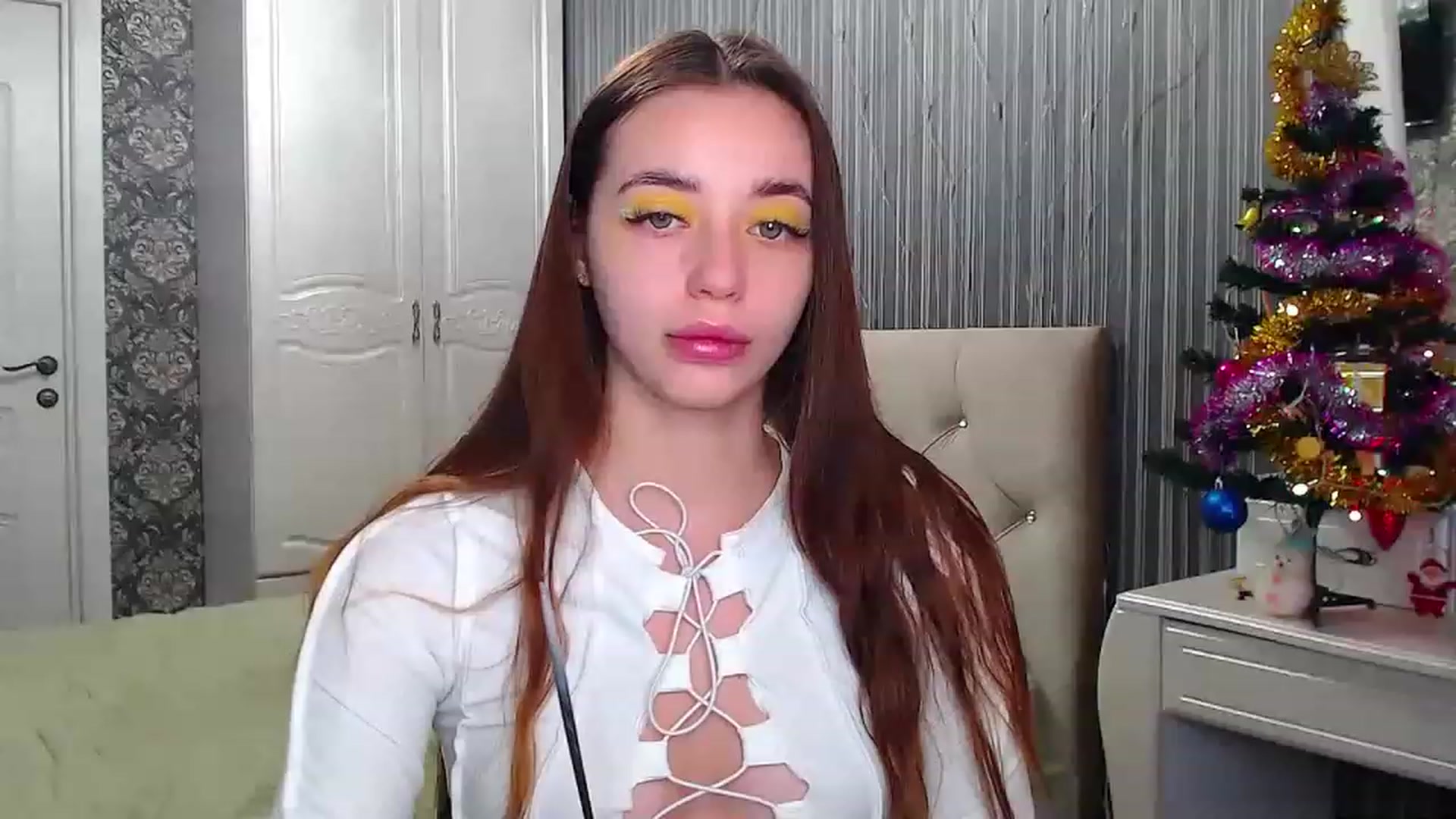 Gallery image thumbnail from EmeraldLilyyy's myfreecams stream on, 12/20/2022, 07:54 image 6 of 20