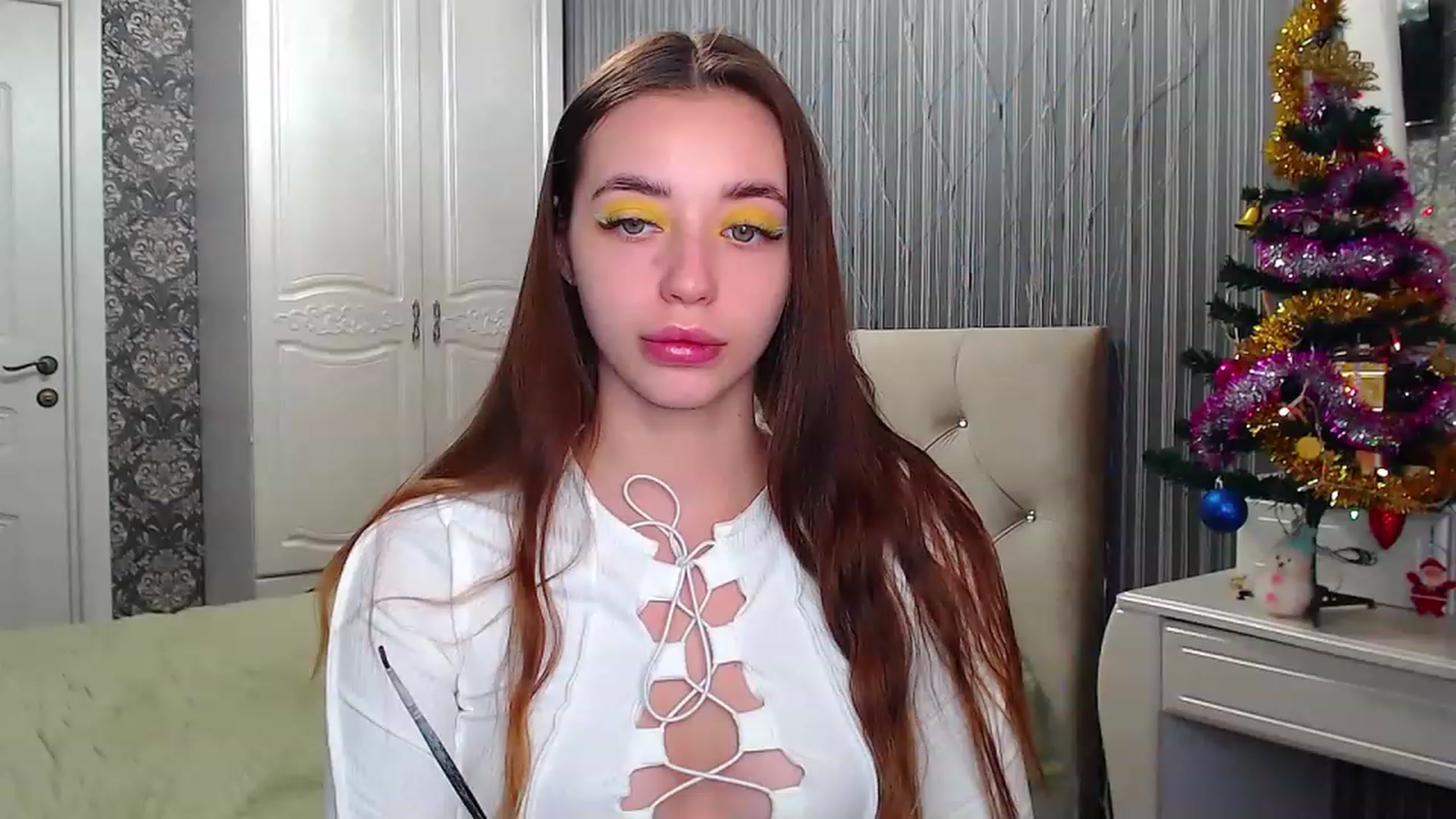 Gallery image thumbnail from EmeraldLilyyy's myfreecams stream on, 12/20/2022, 07:54 image 5 of 20