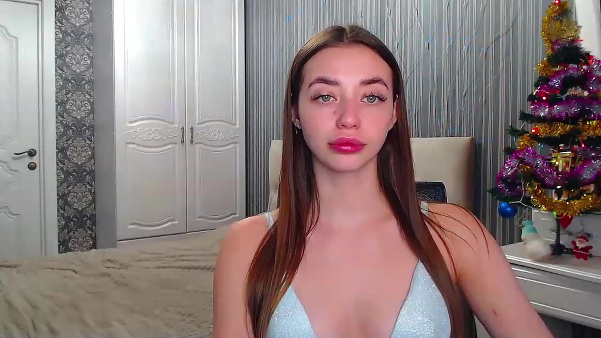 Gallery image thumbnail from EmeraldLilyyy's myfreecams stream on, 12/27/2022, 12:08 image 13 of 20