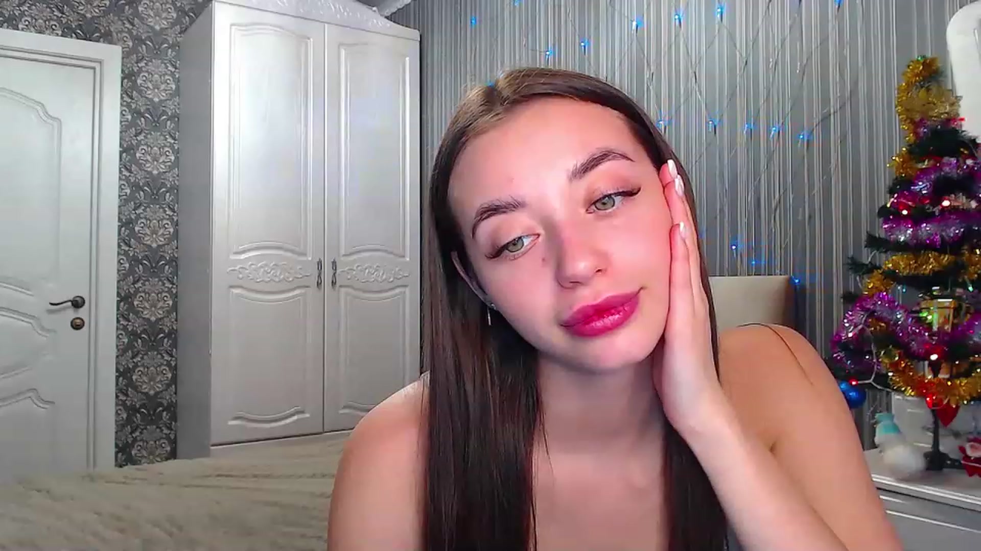 Gallery image thumbnail from EmeraldLilyyy's myfreecams stream on, 12/27/2022, 12:08 image 2 of 20
