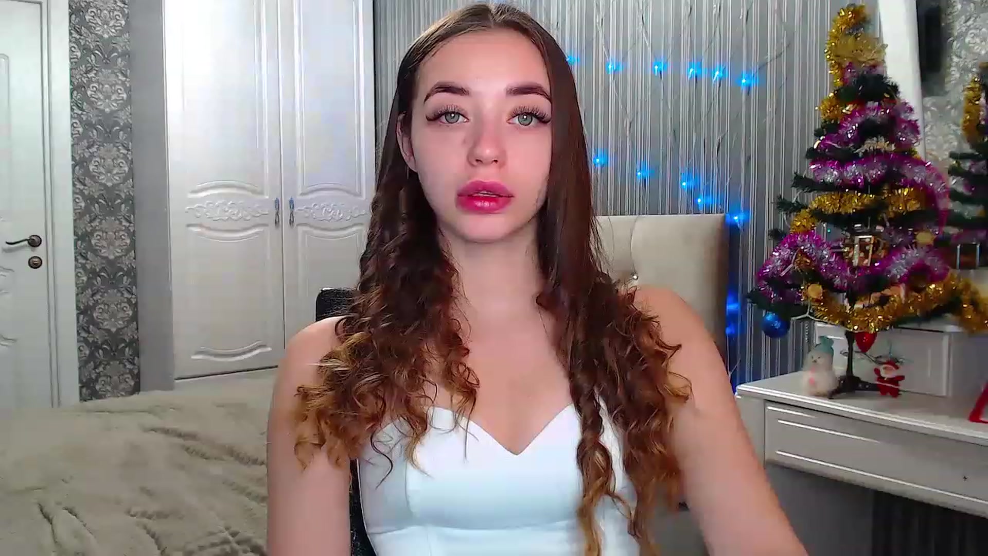 Gallery image thumbnail from EmeraldLilyyy's myfreecams stream on, 12/31/2022, 08:49 image 9 of 20