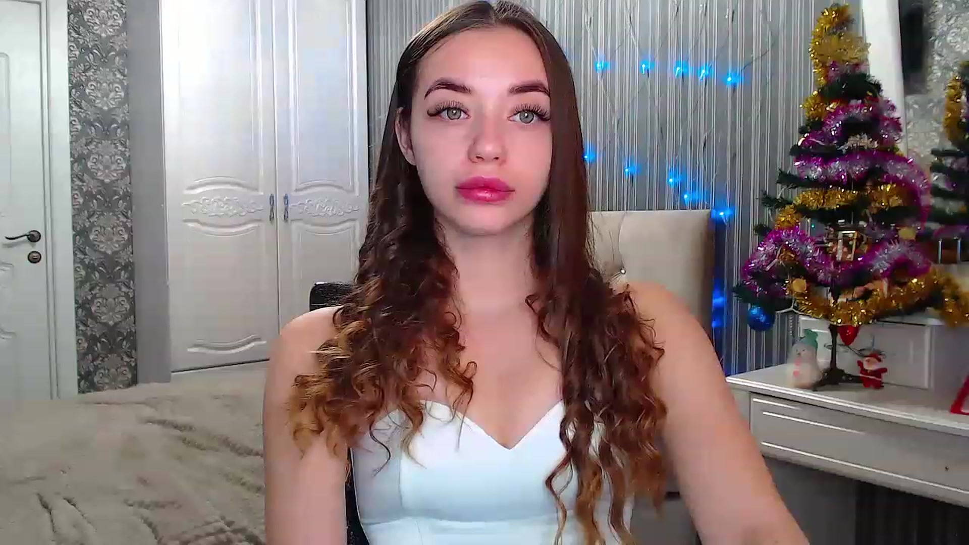 Gallery image thumbnail from EmeraldLilyyy's myfreecams stream on, 12/31/2022, 08:49 image 6 of 20