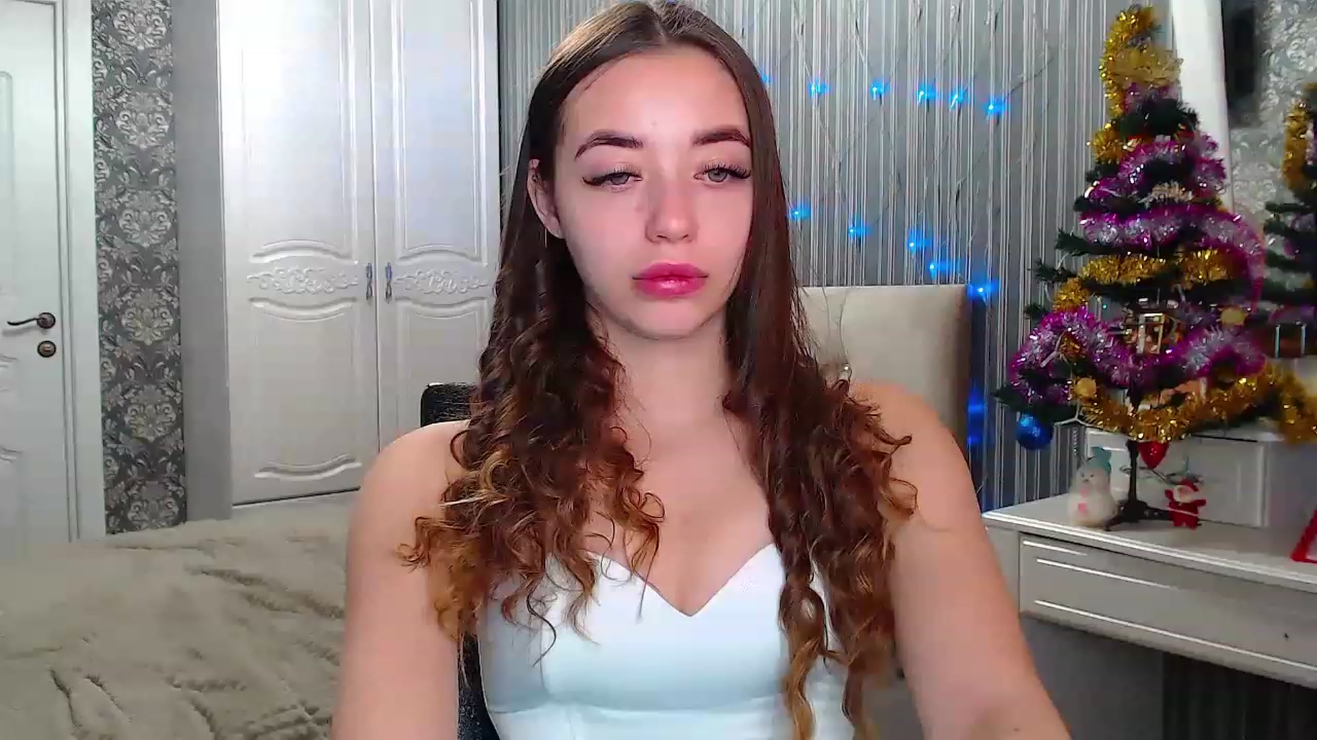 Gallery image thumbnail from EmeraldLilyyy's myfreecams stream on, 12/31/2022, 08:49 image 8 of 20