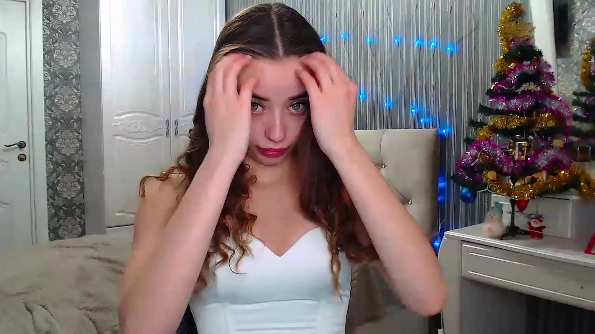 Gallery image thumbnail from EmeraldLilyyy's myfreecams stream on, 12/31/2022, 08:49 image 19 of 20