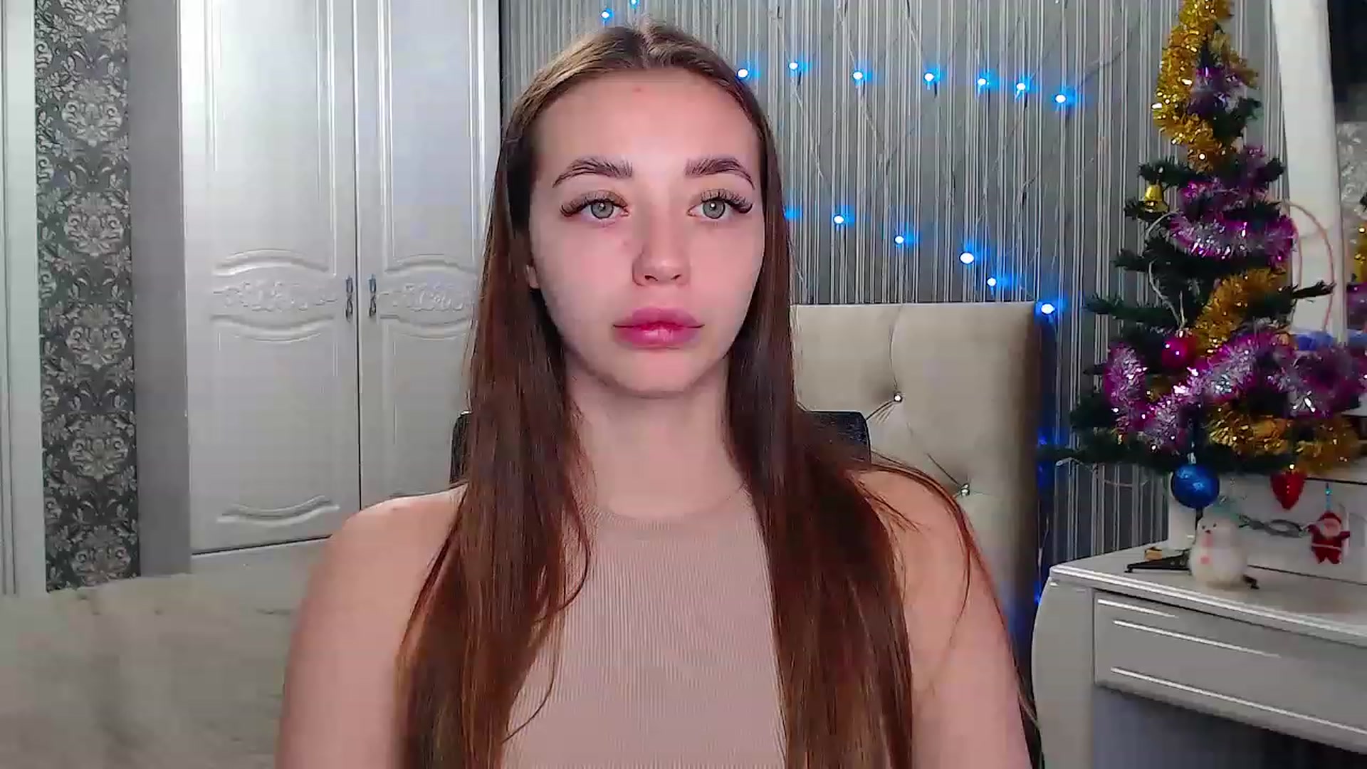 Gallery image thumbnail from EmeraldLilyyy's myfreecams stream on, 01/06/2023, 09:17 image 5 of 20