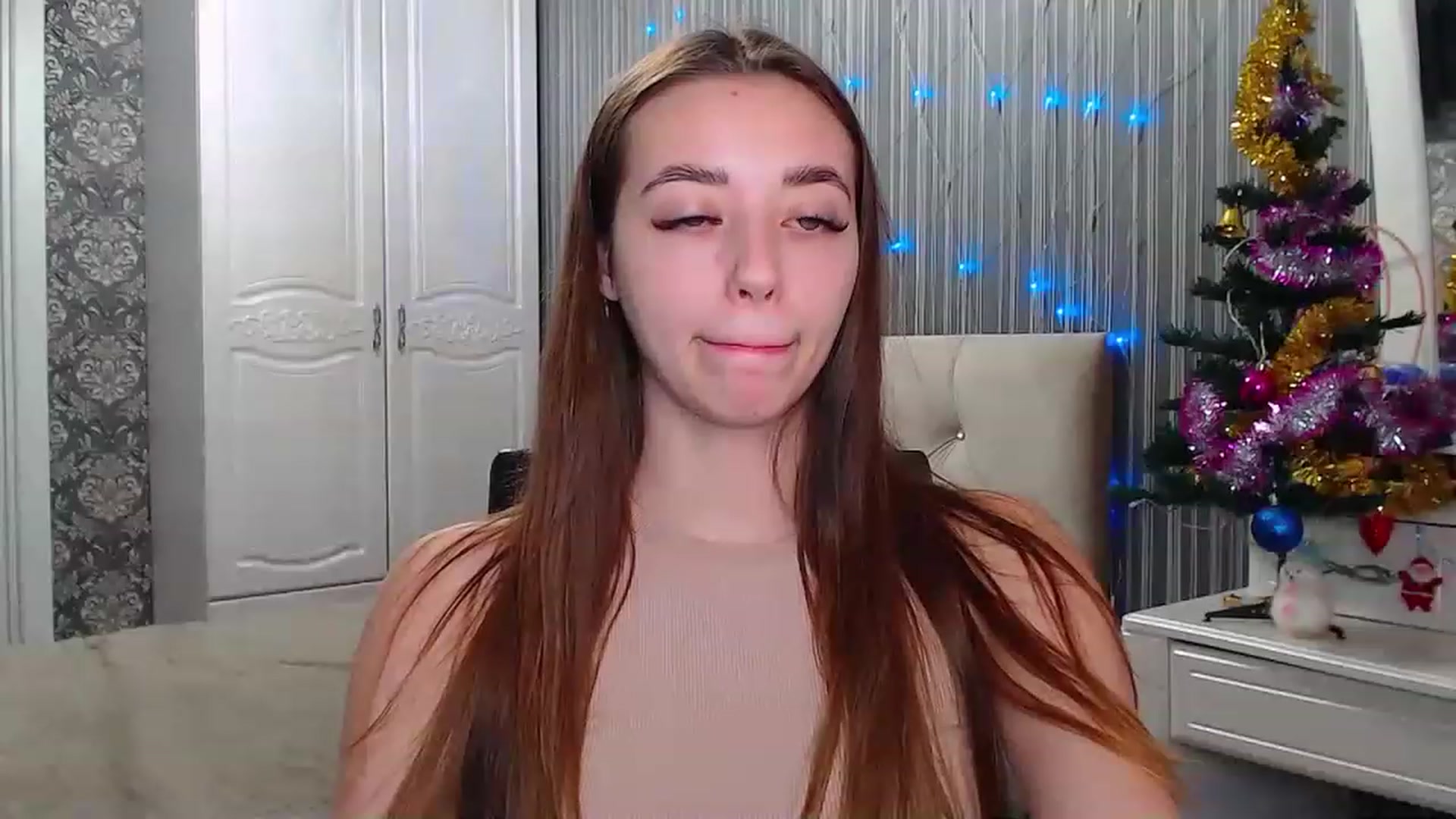 Gallery image thumbnail from EmeraldLilyyy's myfreecams stream on, 01/06/2023, 09:17 image 19 of 20
