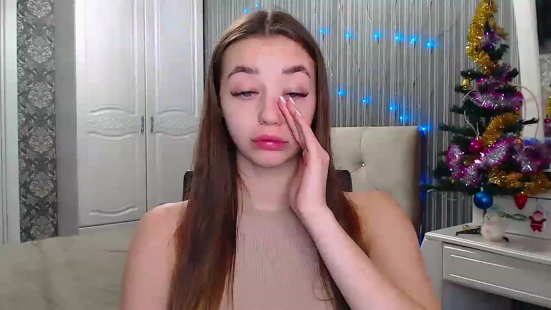 Gallery image thumbnail from EmeraldLilyyy's myfreecams stream on, 01/06/2023, 09:17 image 18 of 20
