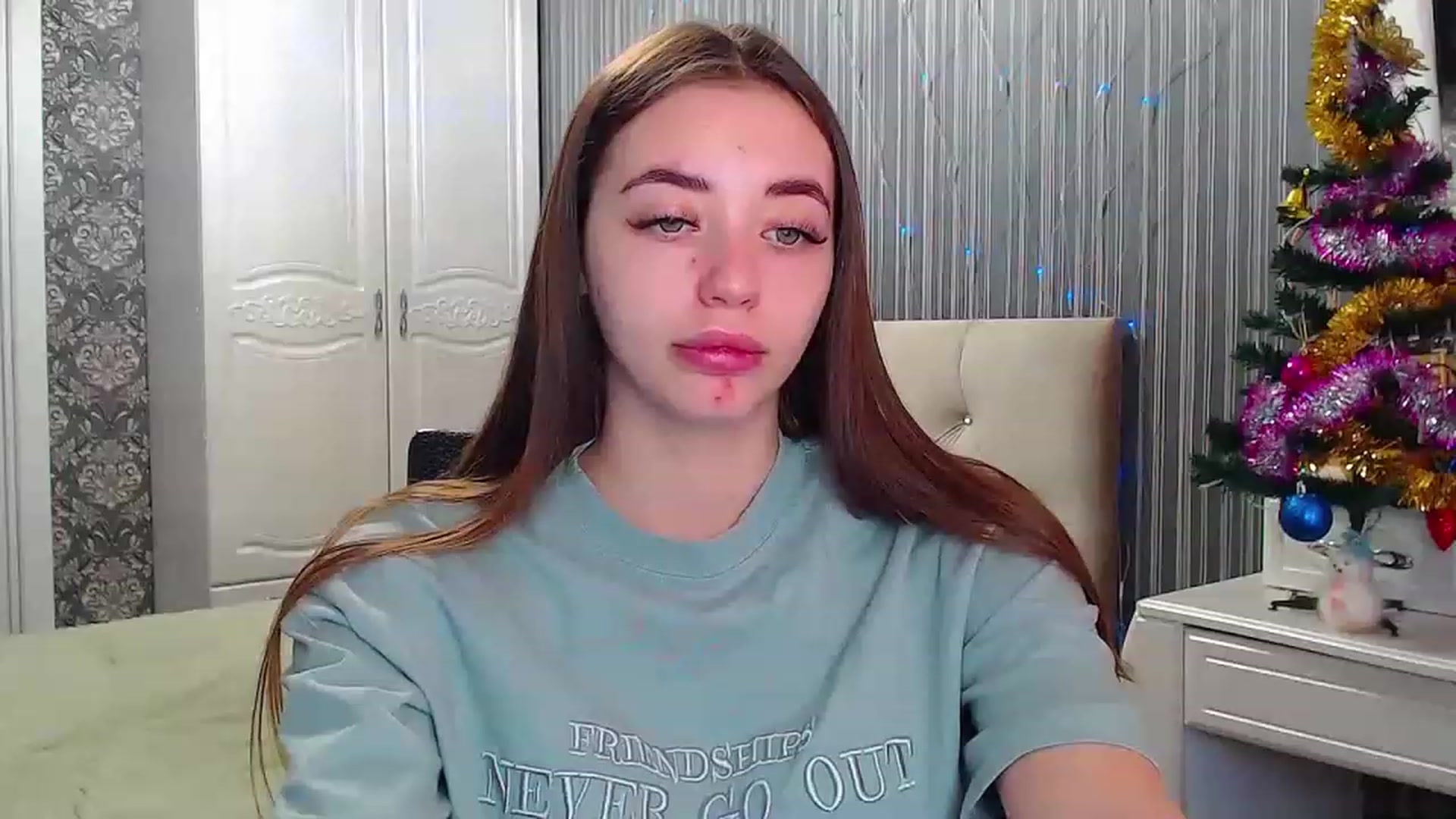 Gallery image thumbnail from EmeraldLilyyy's myfreecams stream on, 01/10/2023, 09:34 image 3 of 20